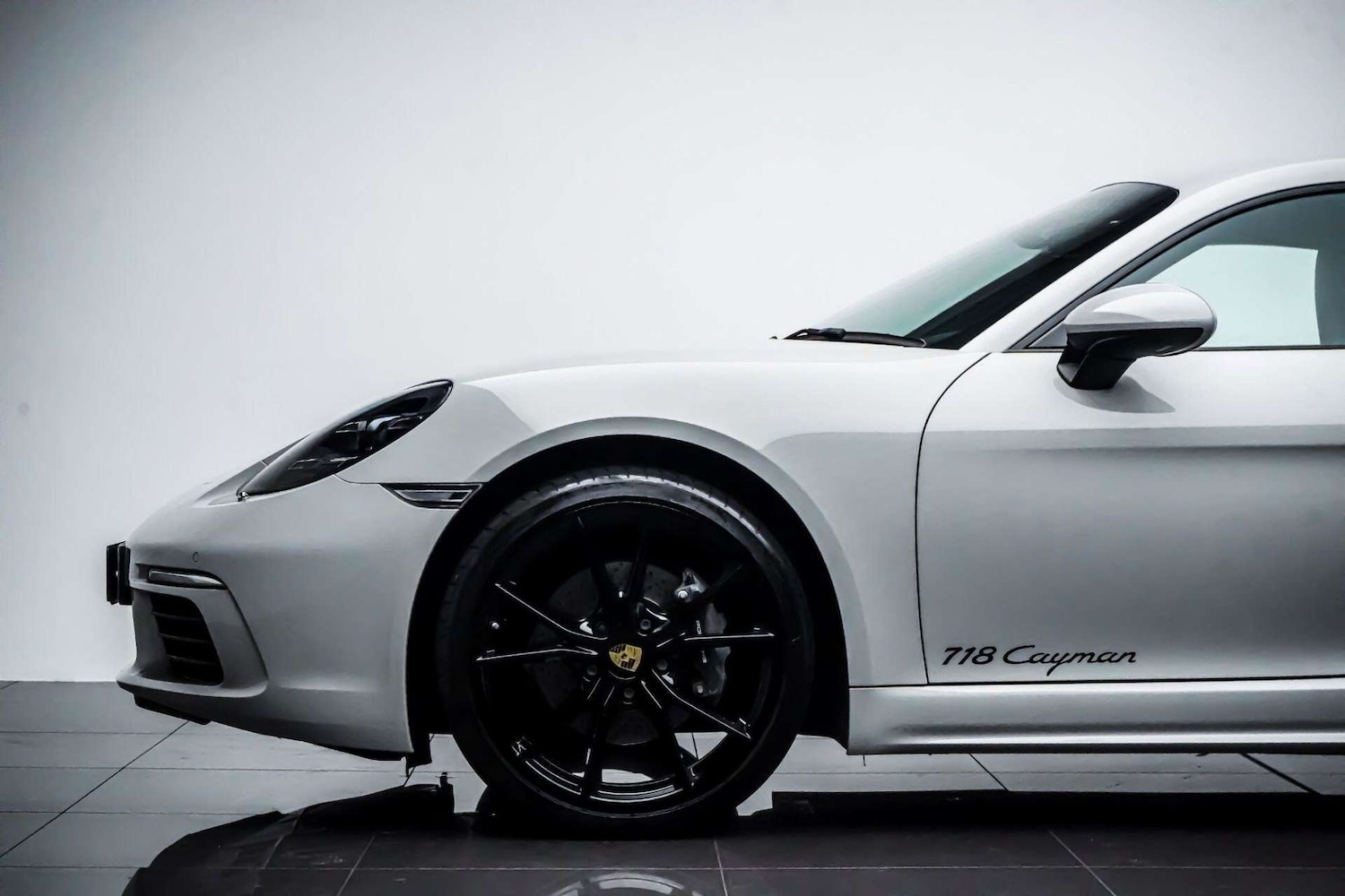 Used Porsche Cayman 2020 for sale - 76830984: Photo 11