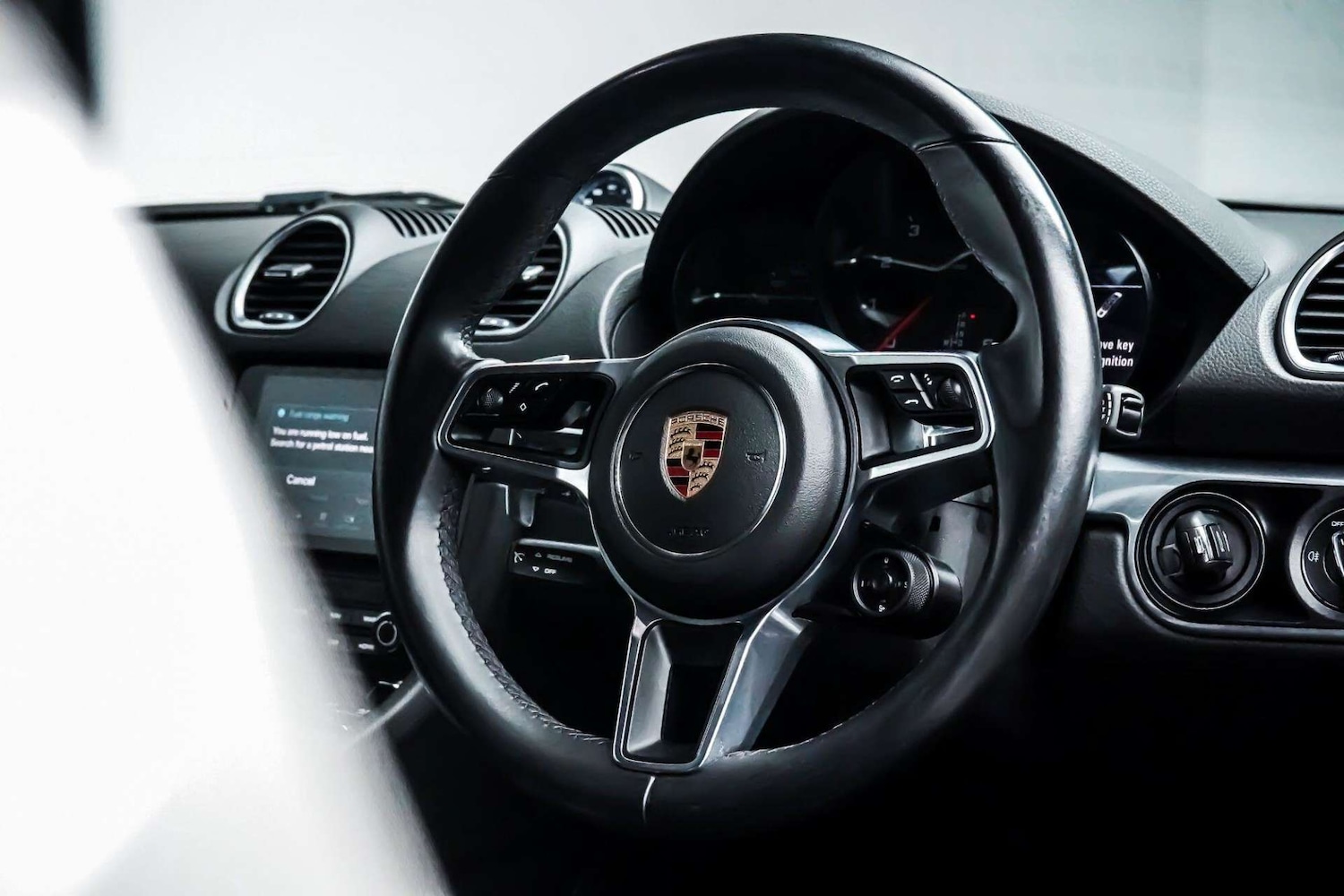 Used Porsche Cayman 2020 for sale - 76830984: Photo 16