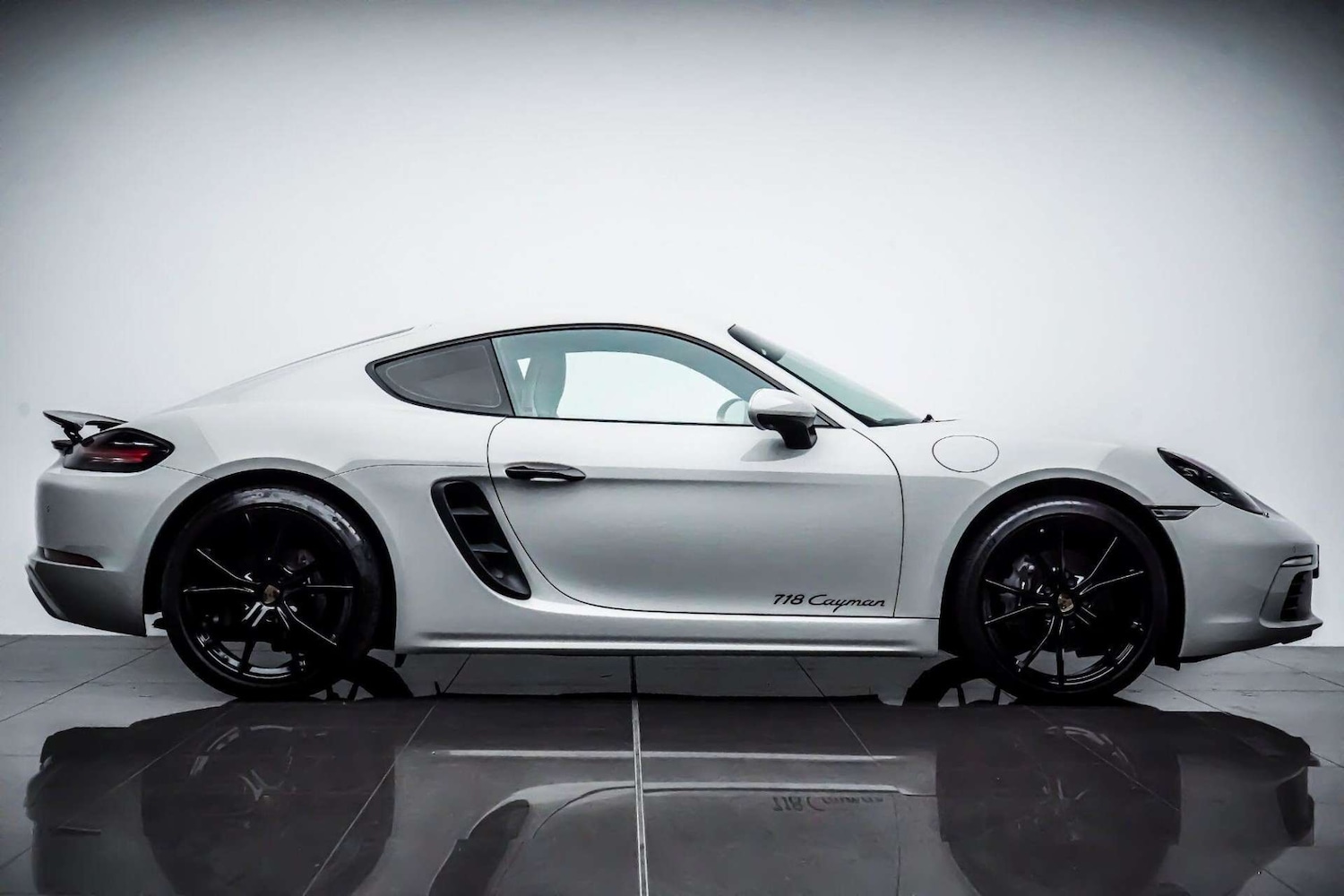 Used Porsche Cayman 2020 for sale - 76830984: Photo 9