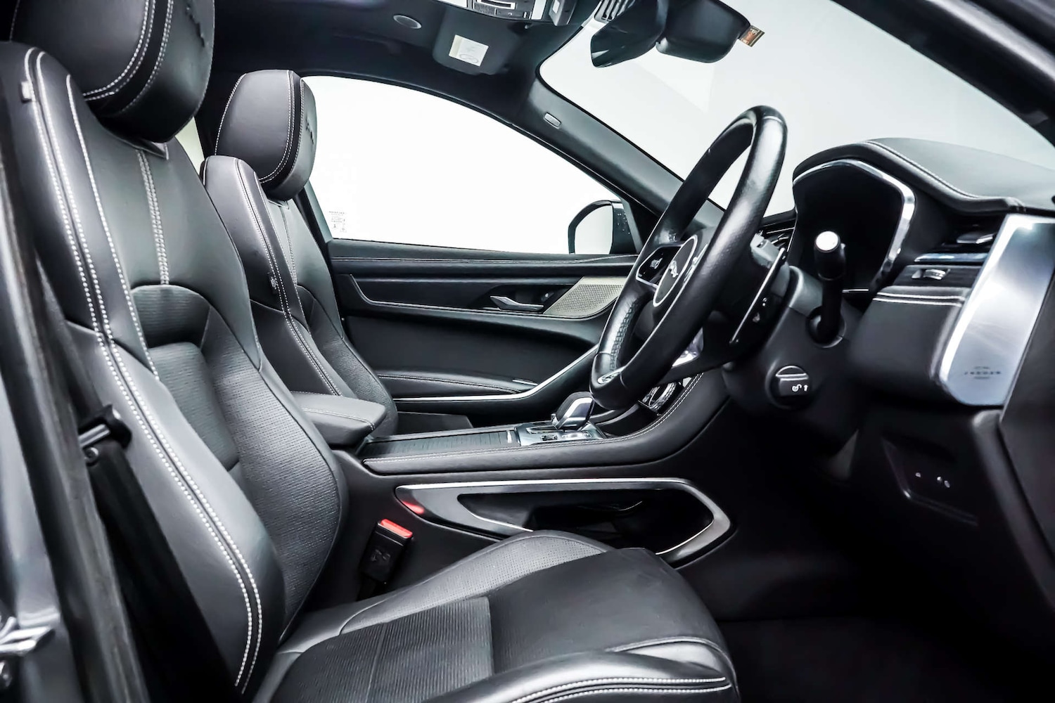 Used Jaguar F-Pace 2023 for sale - 77426875: Photo 6