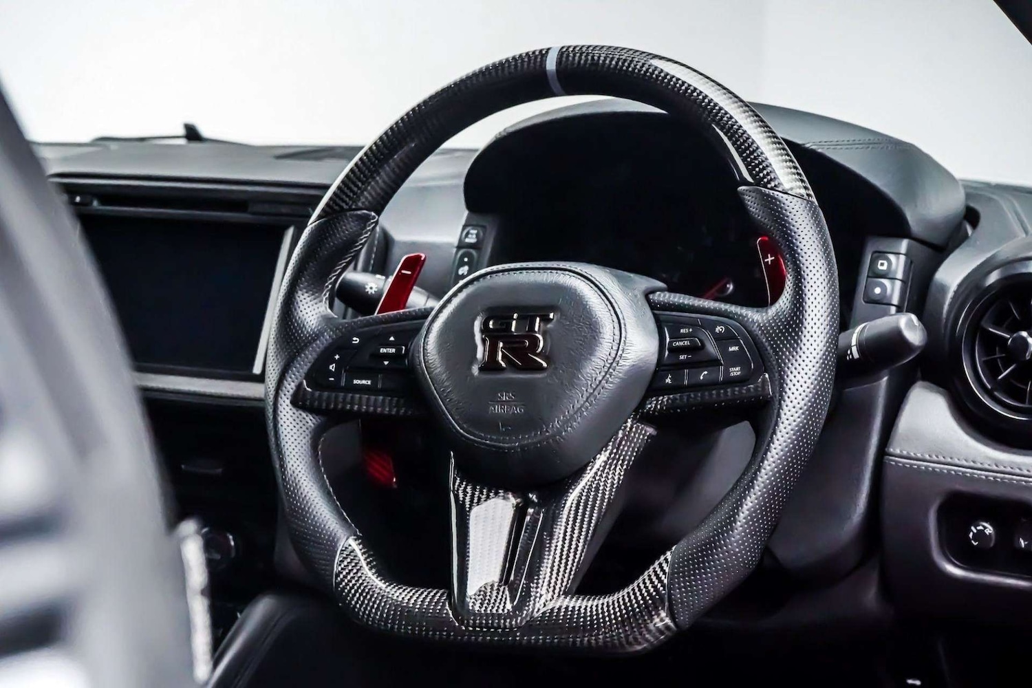 Used Nissan GT-R 2017 for sale - 76830983: Photo 24