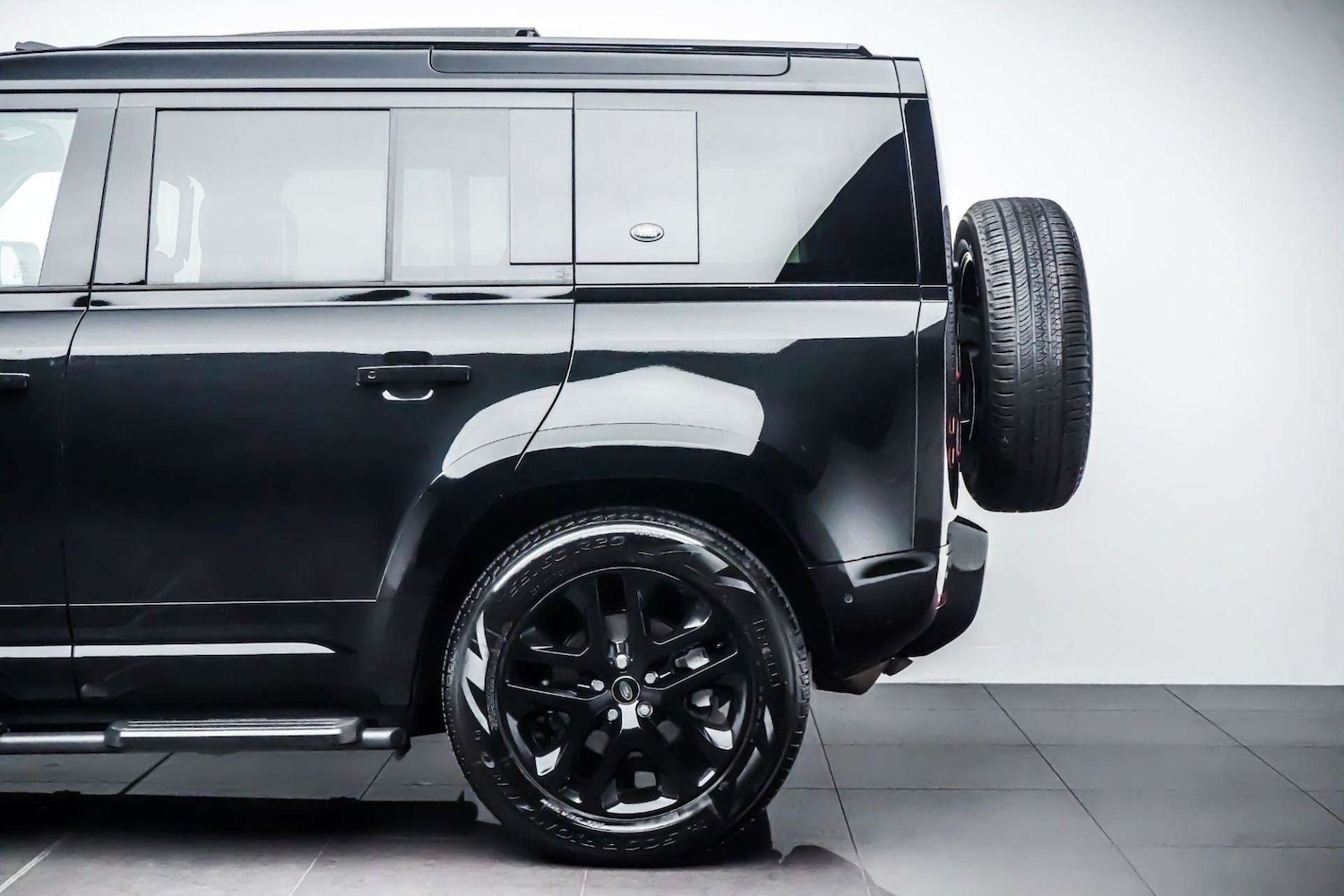 Used Land Rover Defender 2023 for sale - 76831010: Photo 13