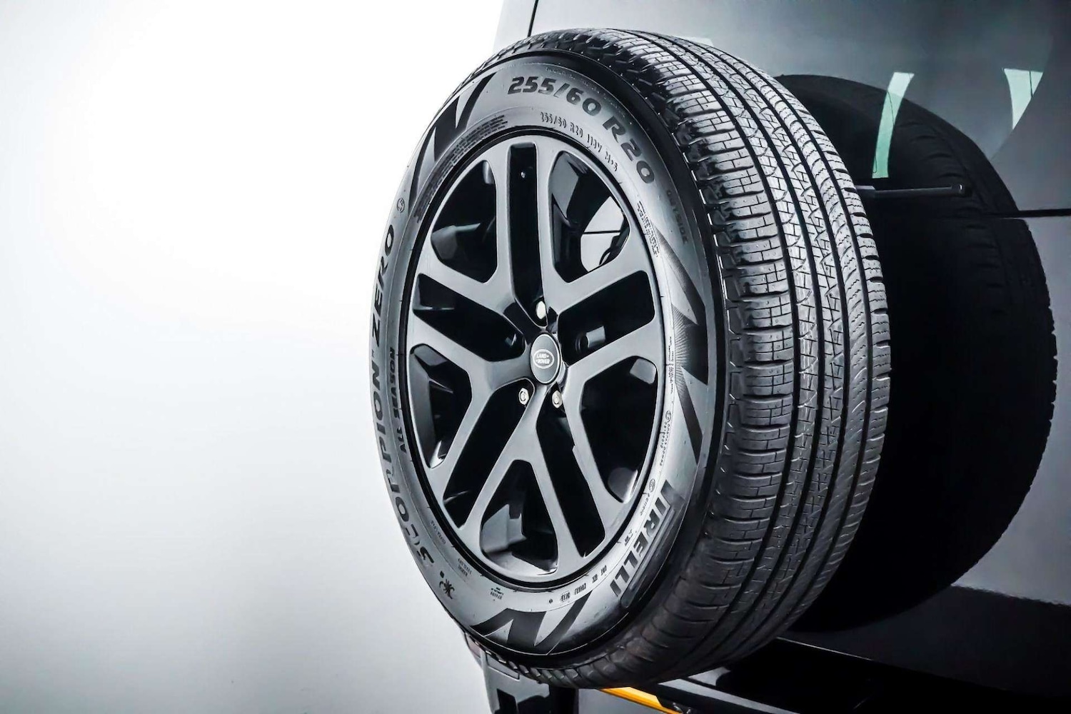 Used Land Rover Defender 2023 for sale - 76831010: Photo 14