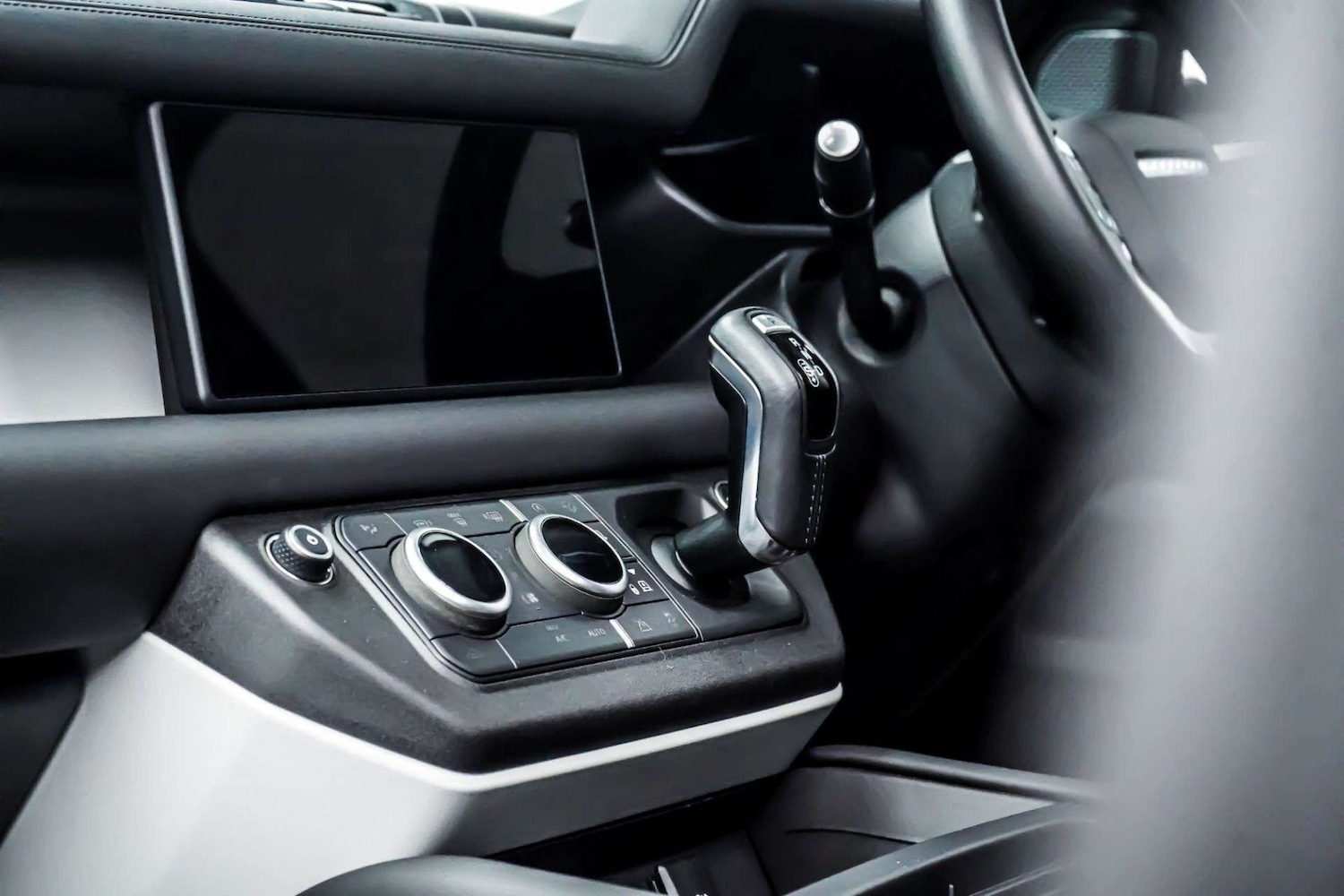 Used Land Rover Defender 2023 for sale - 76831010: Photo 17