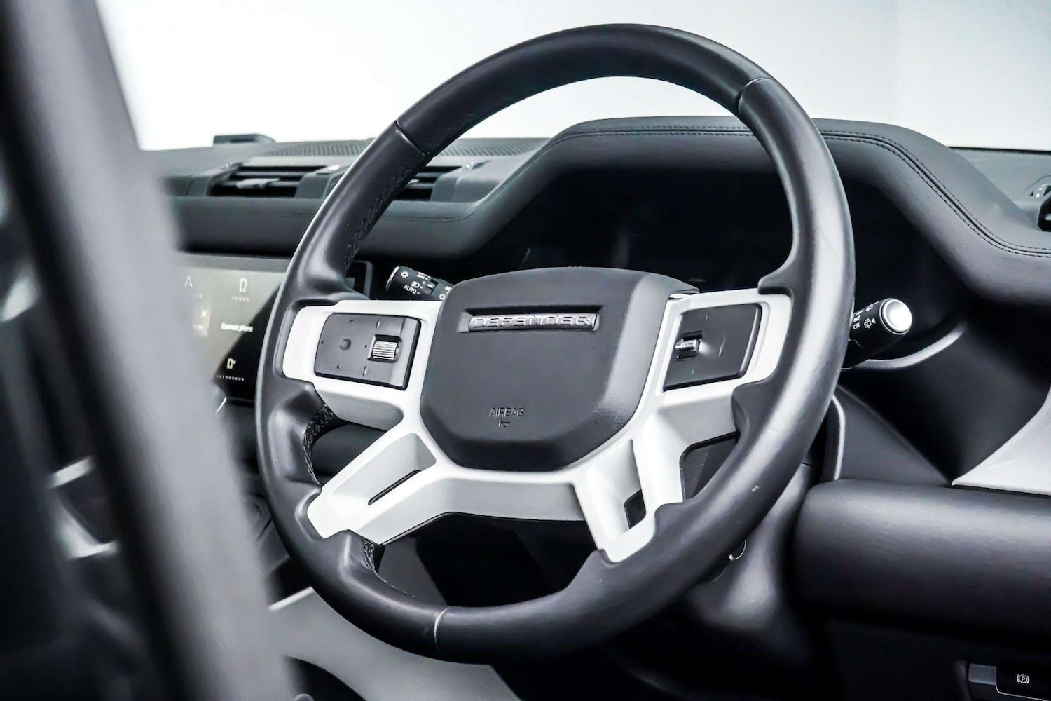 Used Land Rover Defender 2023 for sale - 76831010: Photo 19