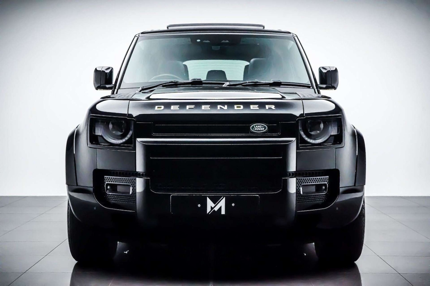 Used Land Rover Defender 2023 for sale - 76831010: Photo 2