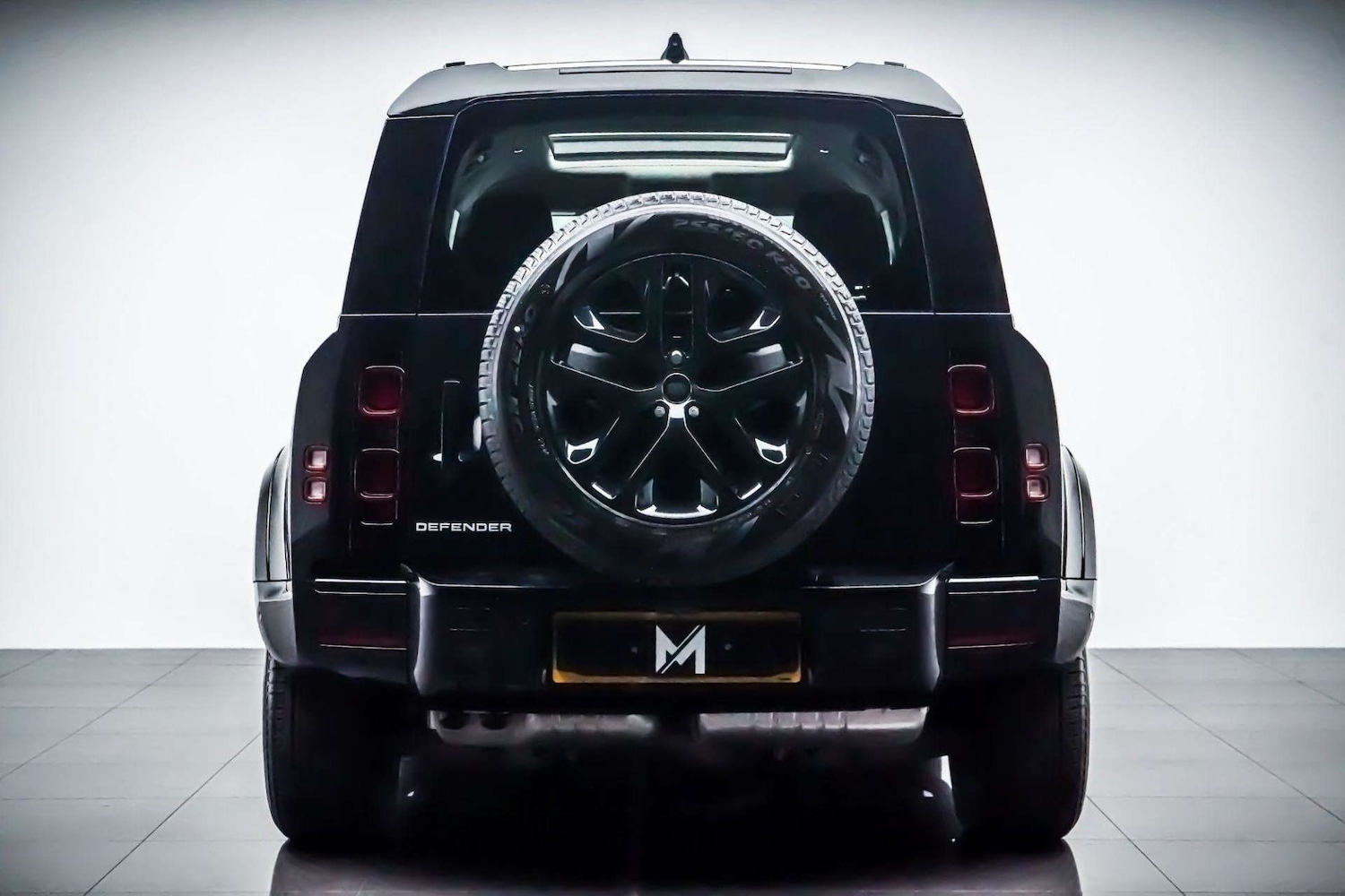 Used Land Rover Defender 2023 for sale - 76831010: Photo 4