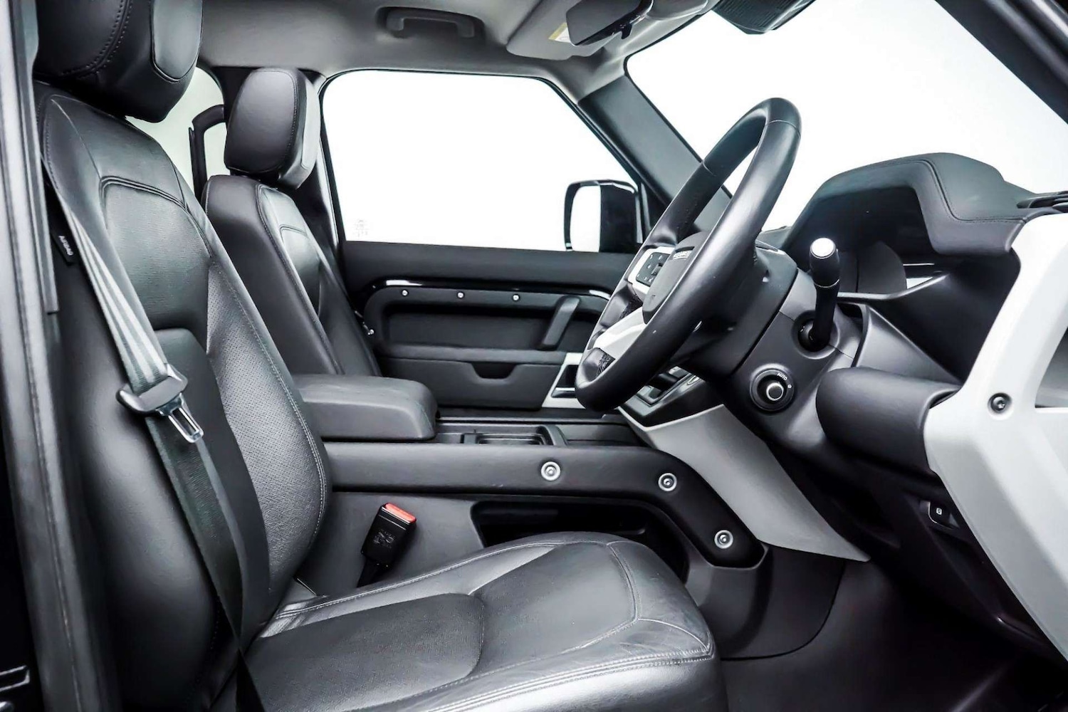 Used Land Rover Defender 2023 for sale - 76831010: Photo 6