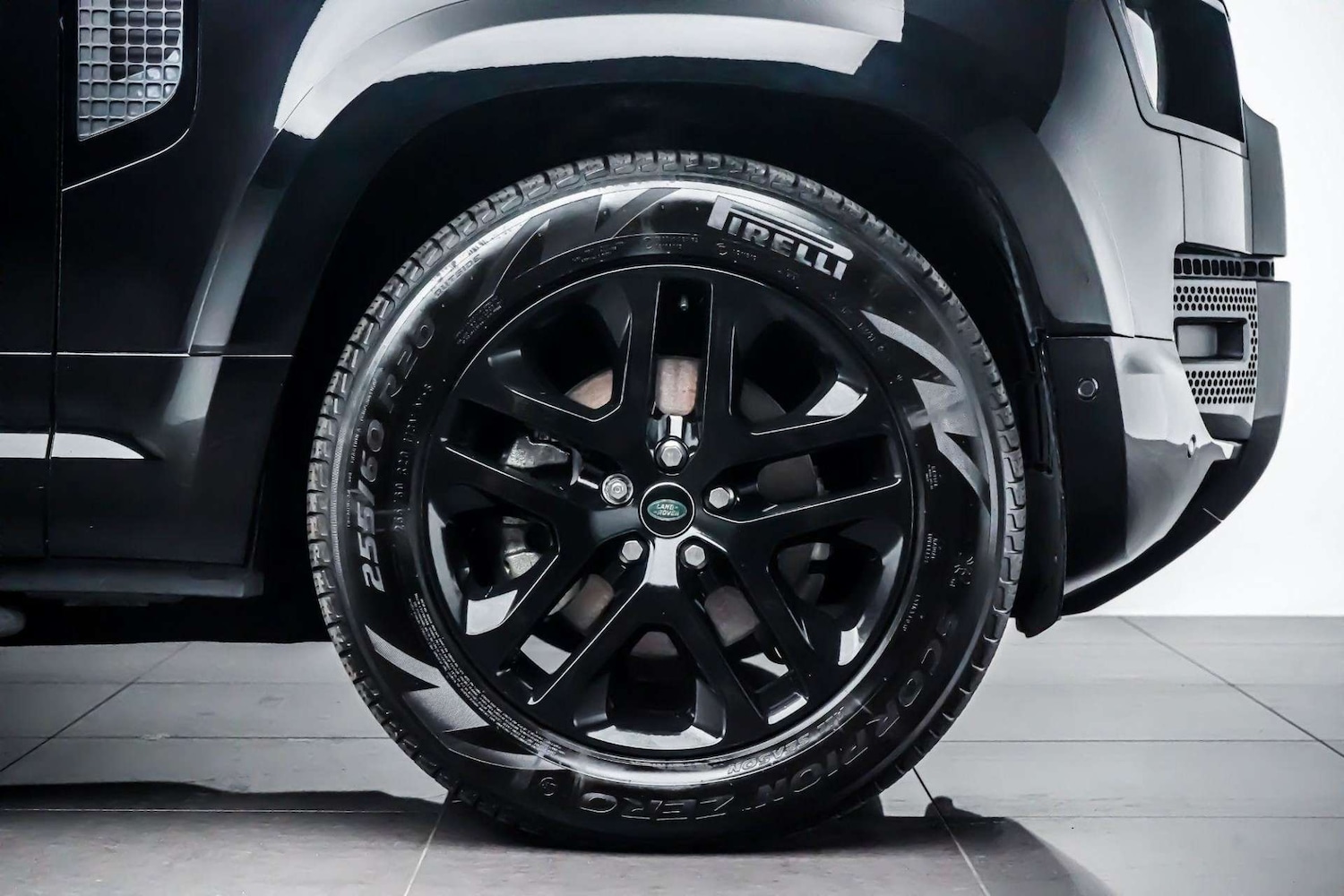 Used Land Rover Defender 2023 for sale - 76831010: Photo 9