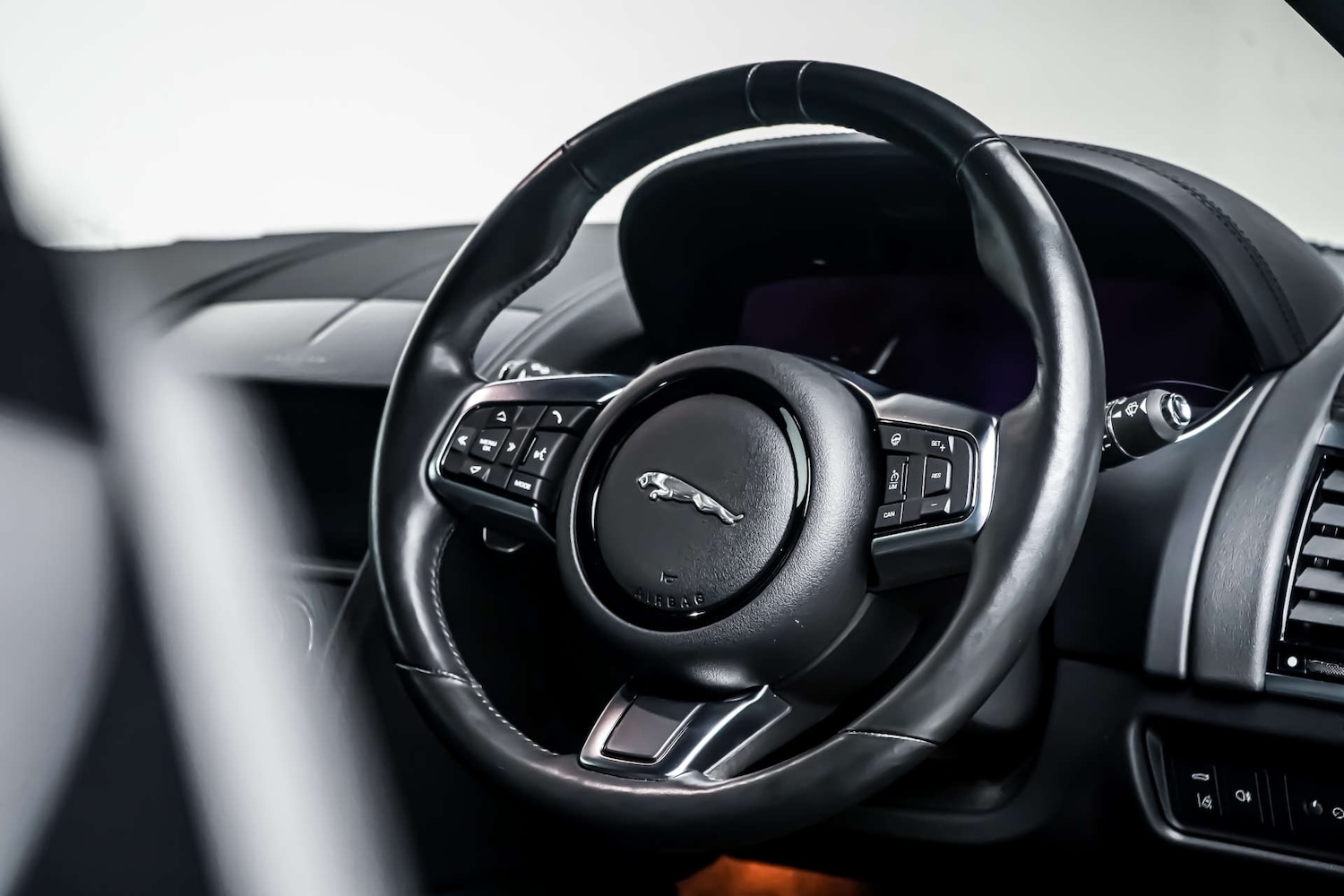 Used Jaguar F-Type 2021 for sale - 77583958: Photo 17