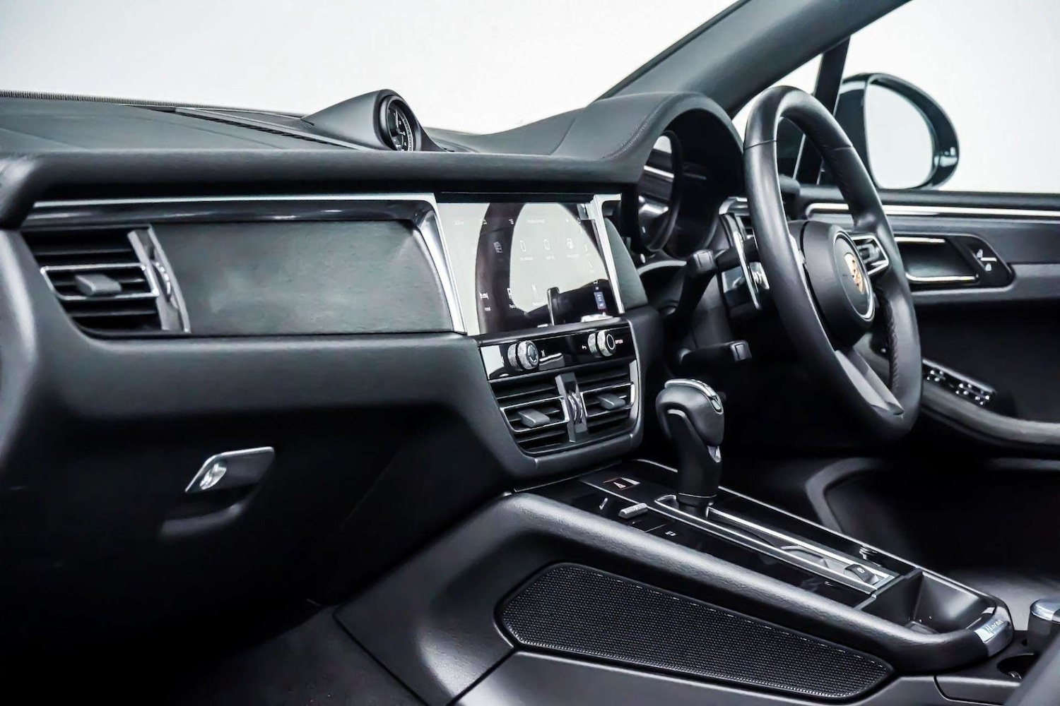 Used Porsche Macan 2021 for sale - 76830988: Photo 20