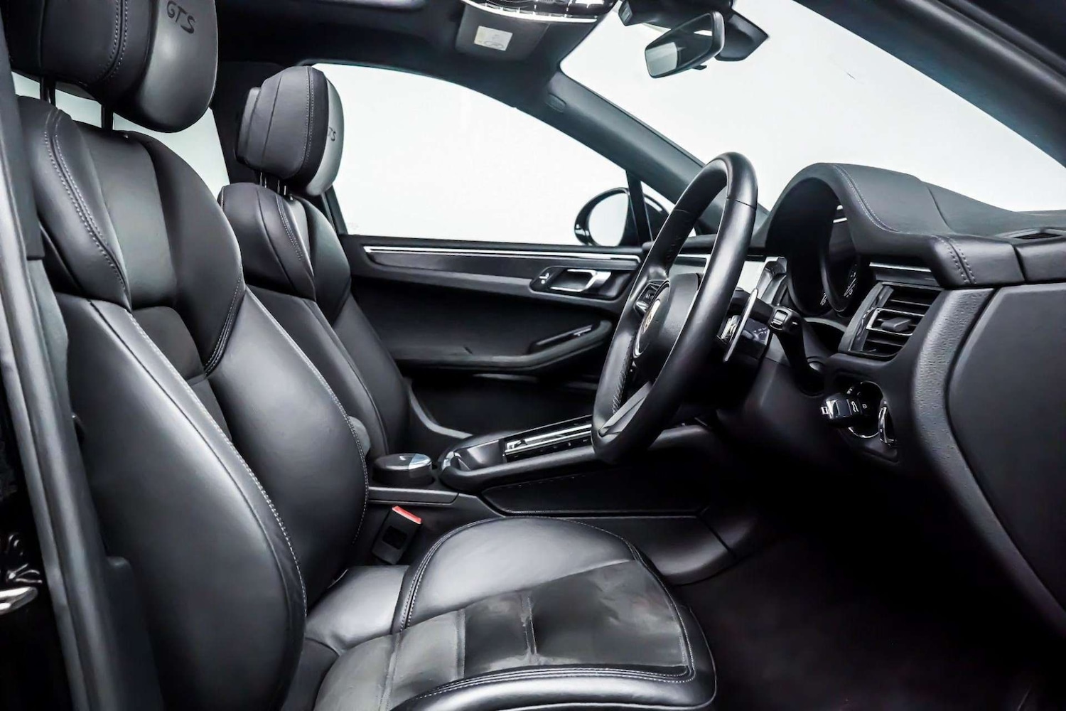 Used Porsche Macan 2021 for sale - 76830988: Photo 6