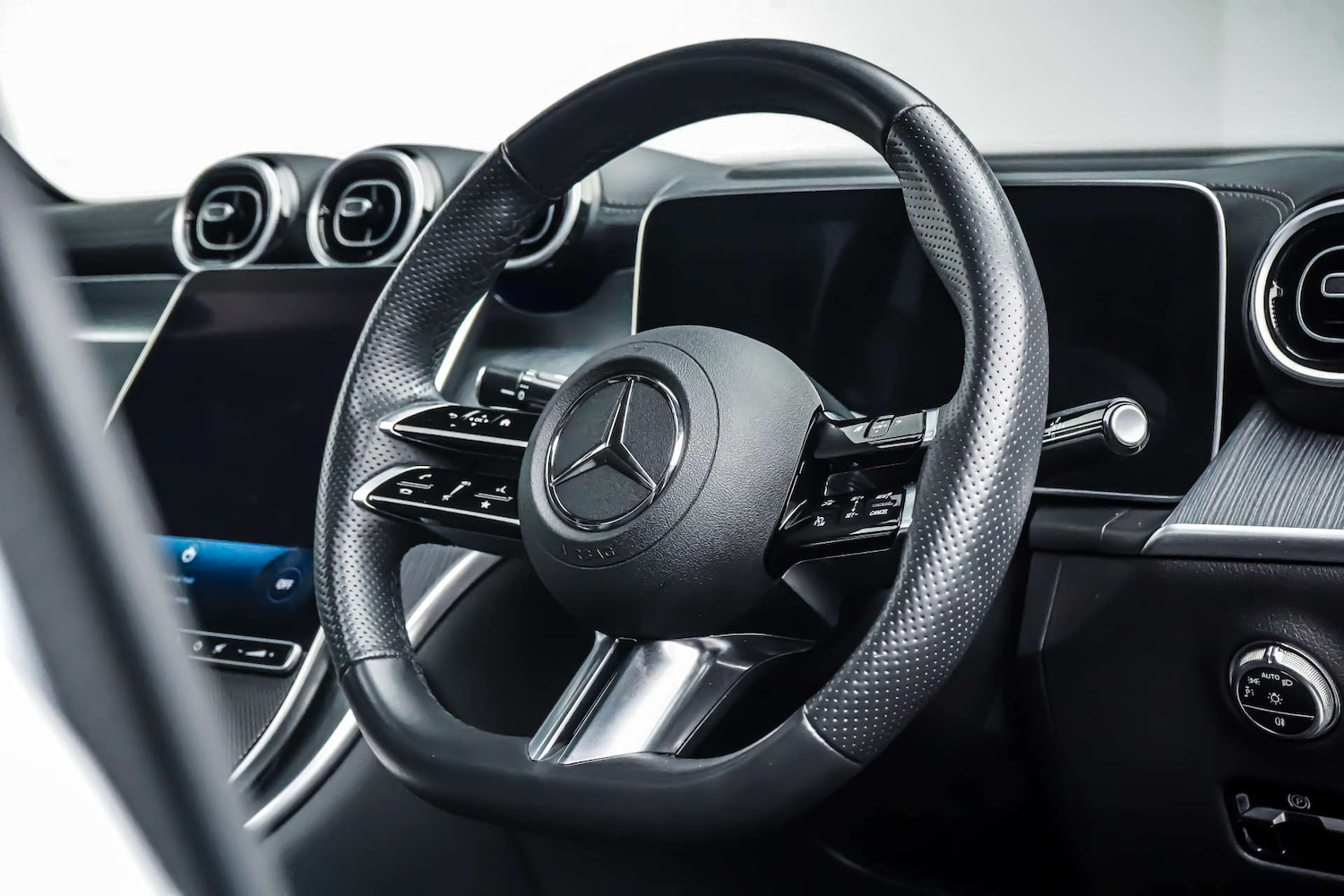 Used Mercedes-Benz GLC 2023 for sale - 76830959: Photo 20