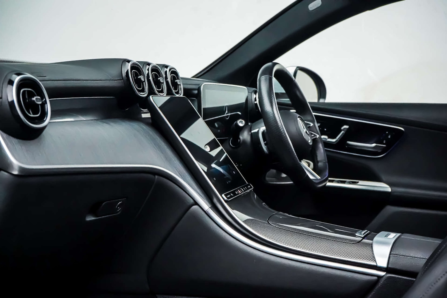 Used Mercedes-Benz GLC 2023 for sale - 76830959: Photo 21