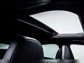 Used Mercedes-Benz GLC 2023 for sale - 76830959: Photo