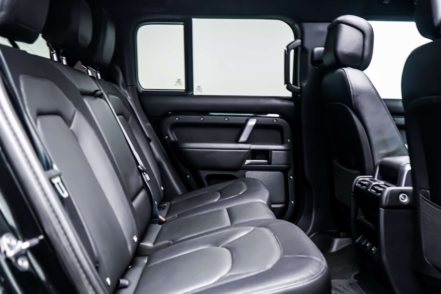 Used Land Rover Defender 2022 for sale - 77490219: Photo 9