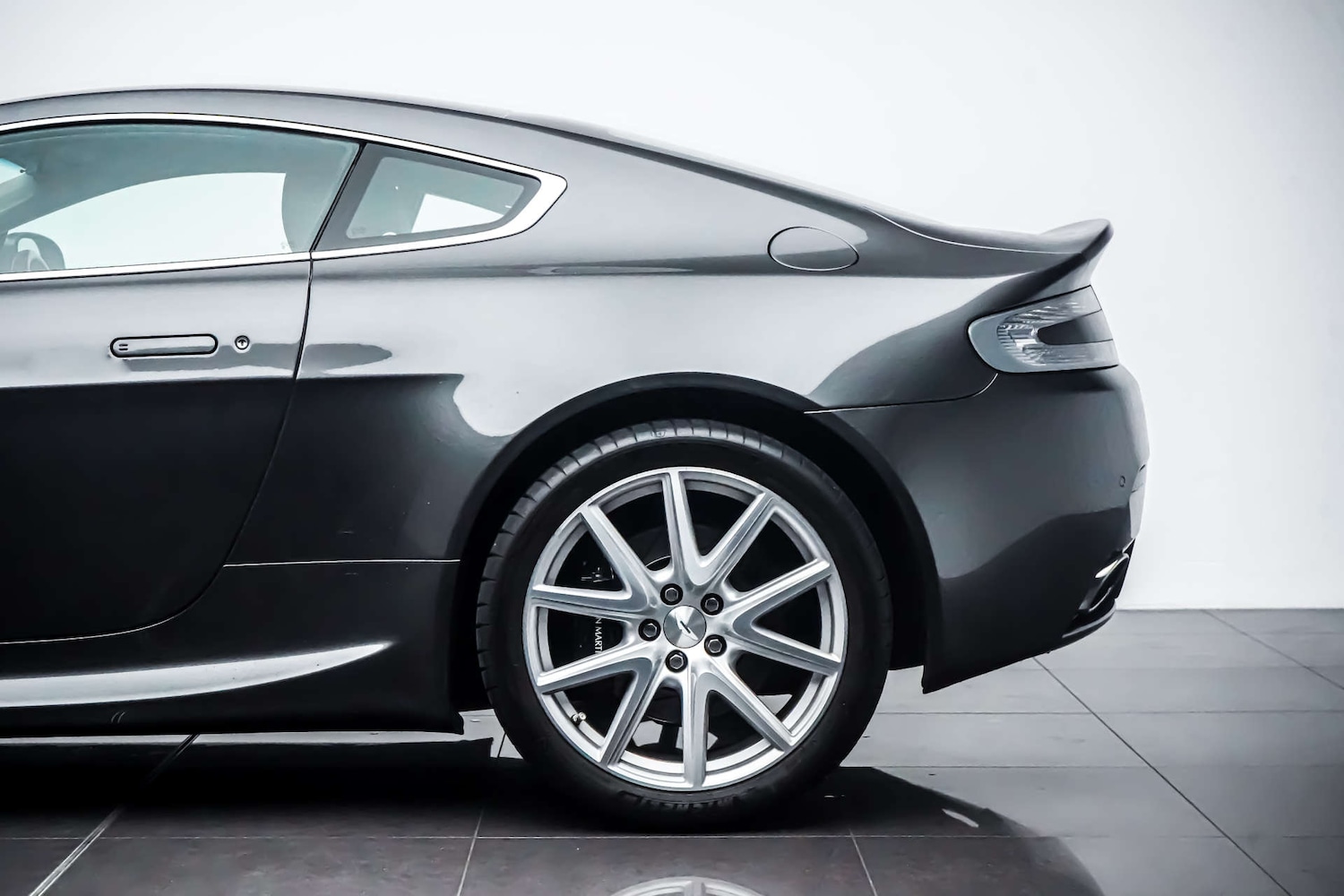 Used Aston Martin Vantage 2012 for sale - 77426873: Photo 13