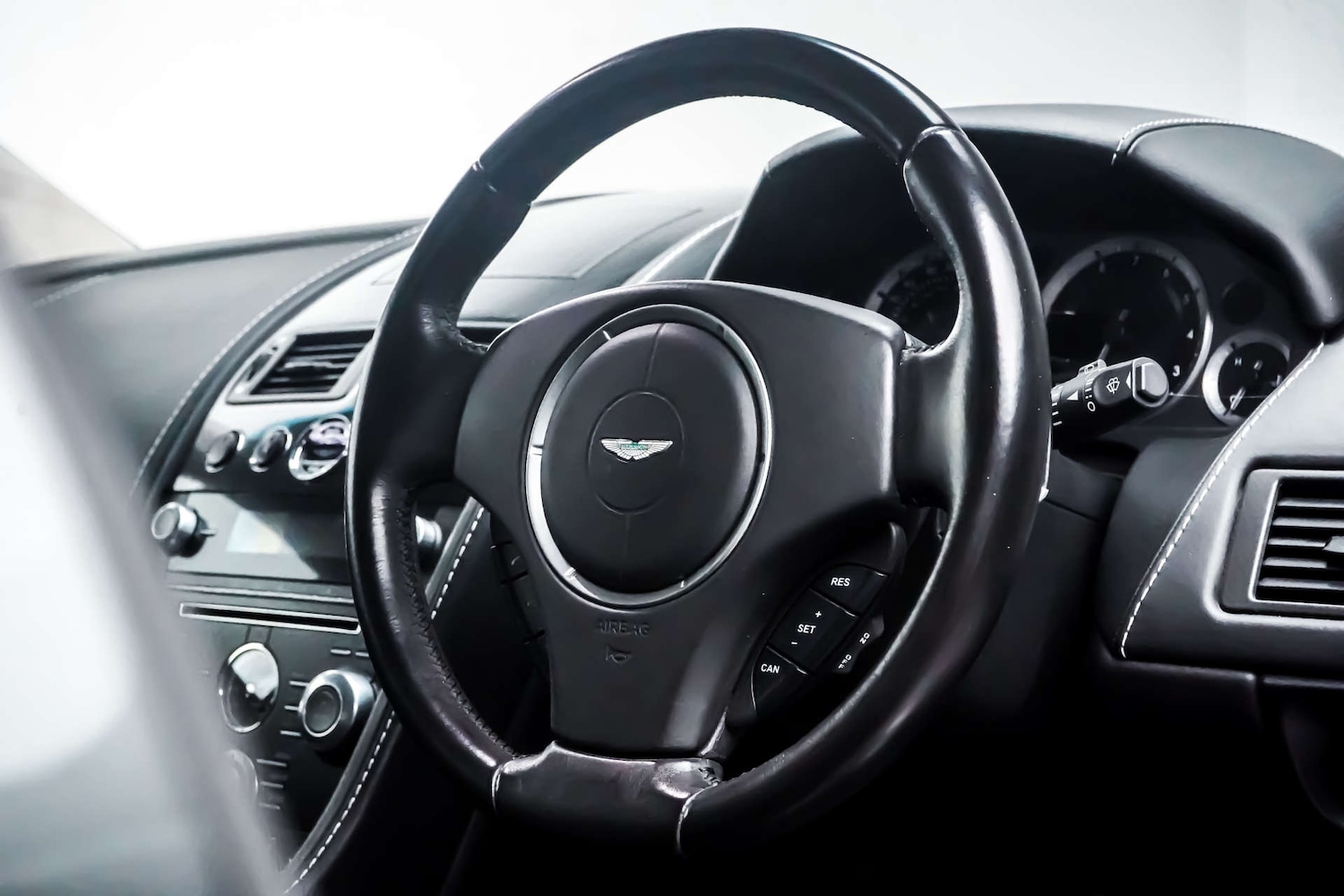 Used Aston Martin Vantage 2012 for sale - 77426873: Photo 18