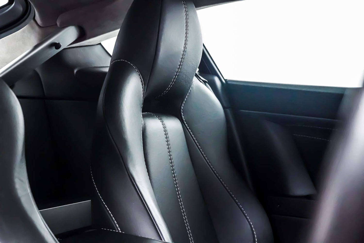 Used Aston Martin Vantage 2012 for sale - 77426873: Photo 7