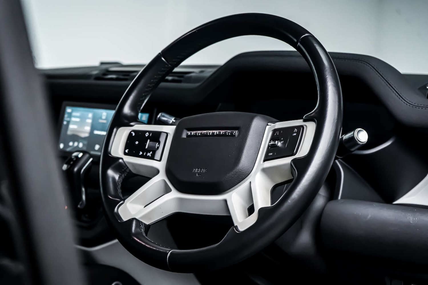 Used Land Rover Defender 2021 for sale - 77426933: Photo 15