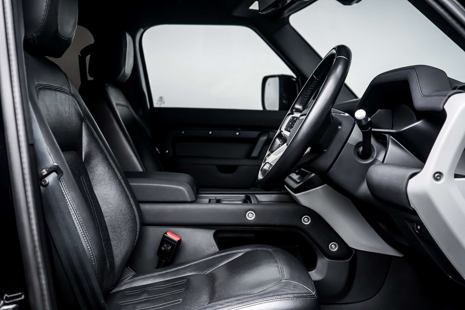 Used Land Rover Defender 2021 for sale - 77426933: Photo 6