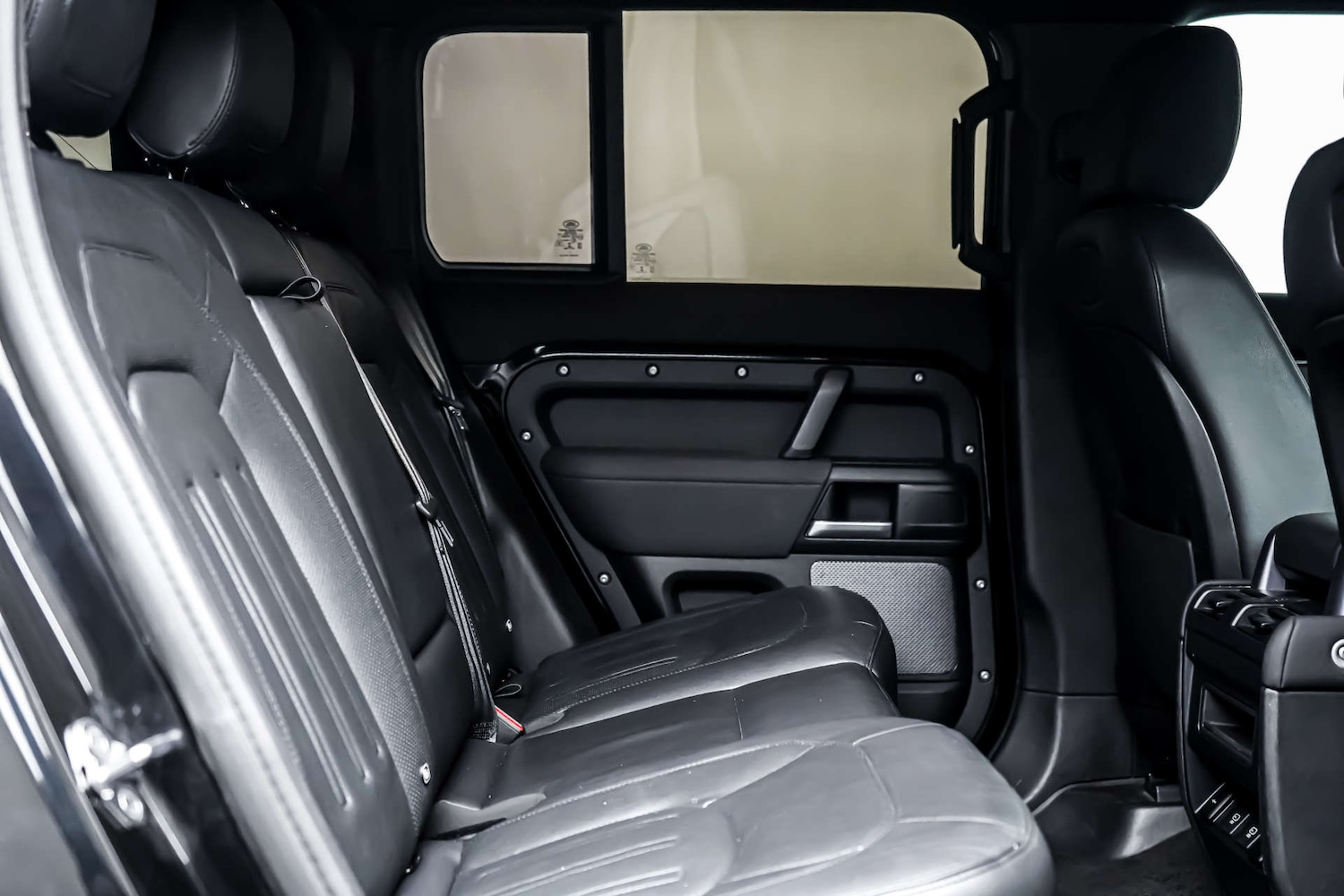 Used Land Rover Defender 2021 for sale - 77426933: Photo 8