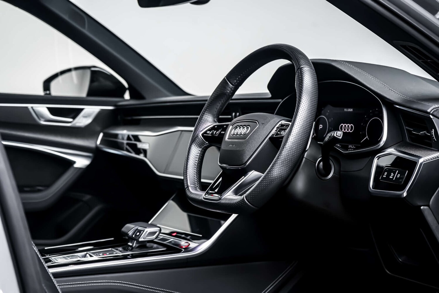 Used Audi RS6 Avant 2020 for sale - 77655648: Photo 11