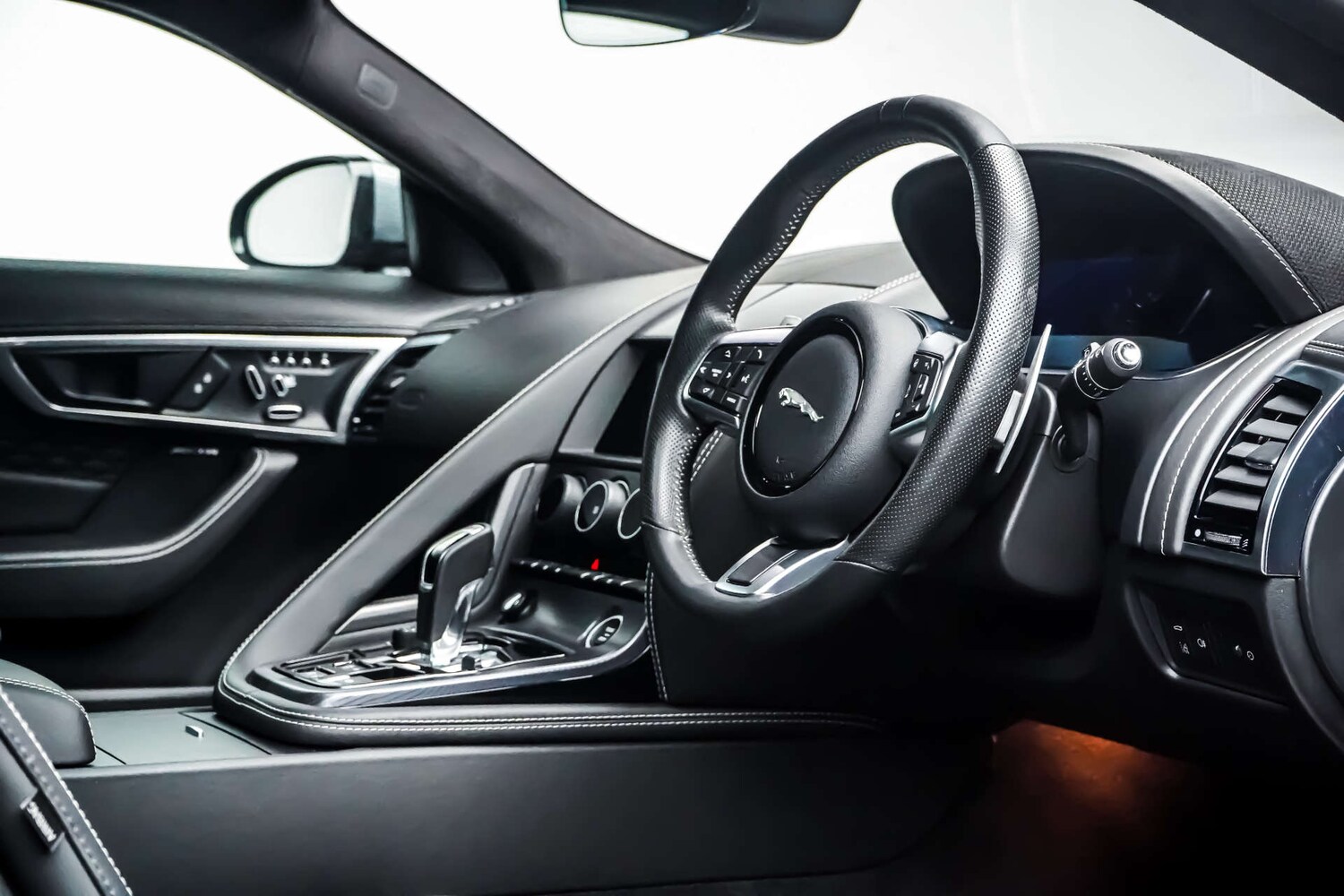 Used Jaguar F-Type 2022 for sale - 77426874: Photo 9