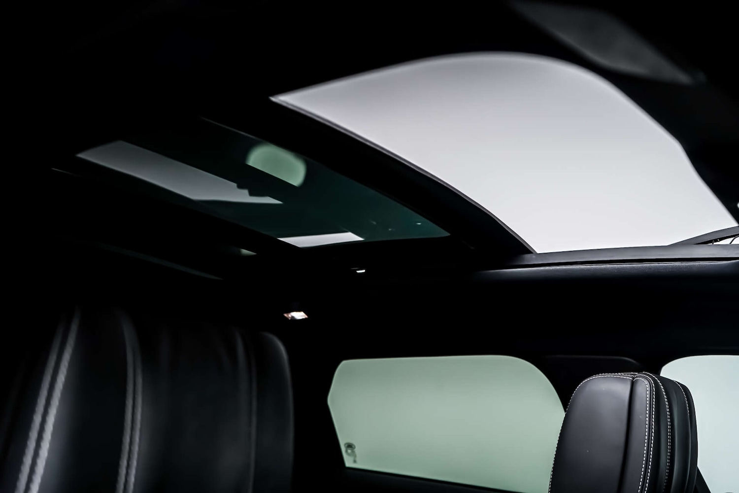 Used Land Rover Range Rover Velar 2022 for sale - 77426939: Photo 3