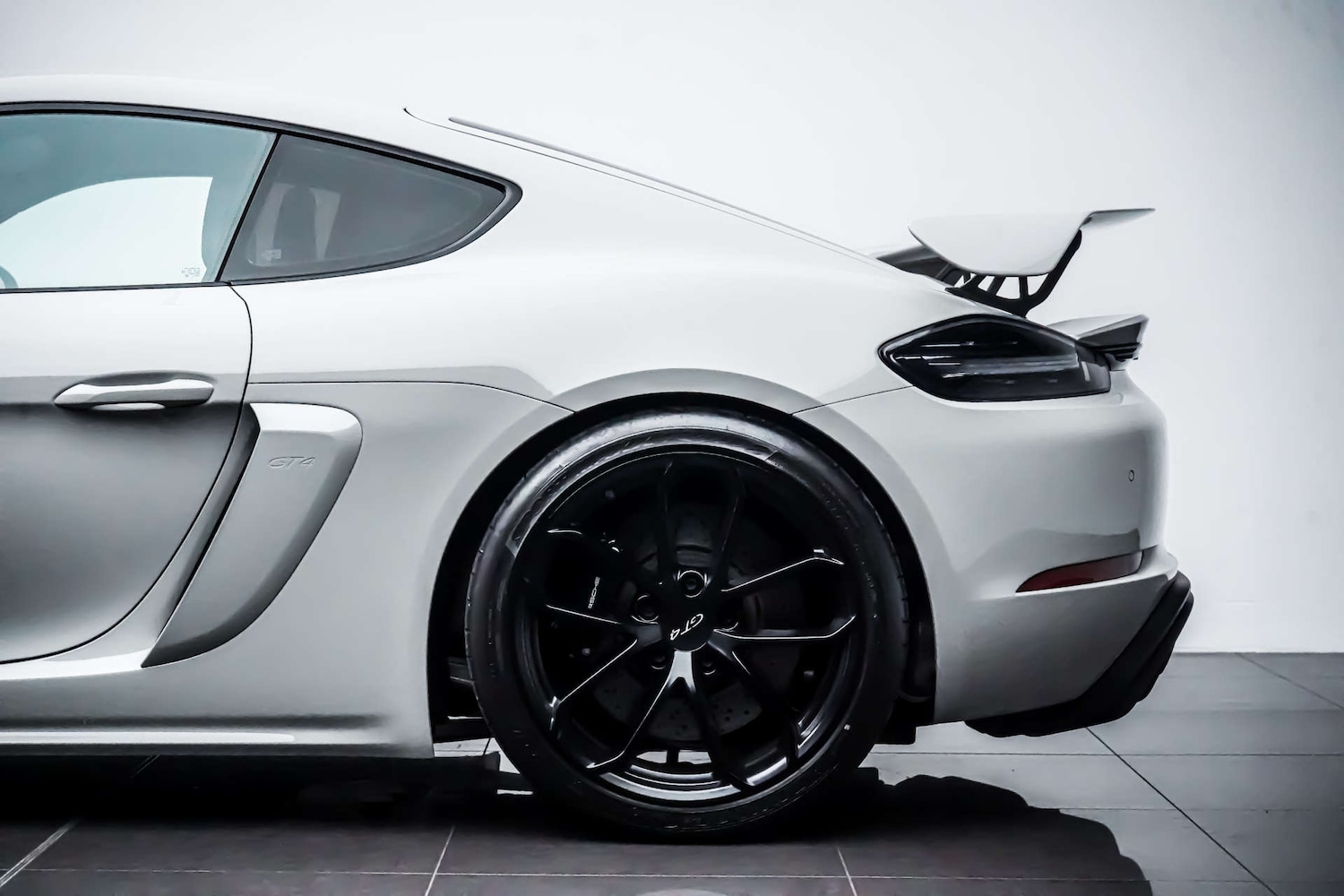 Used Porsche Cayman 2023 for sale - 76830886: Photo 17
