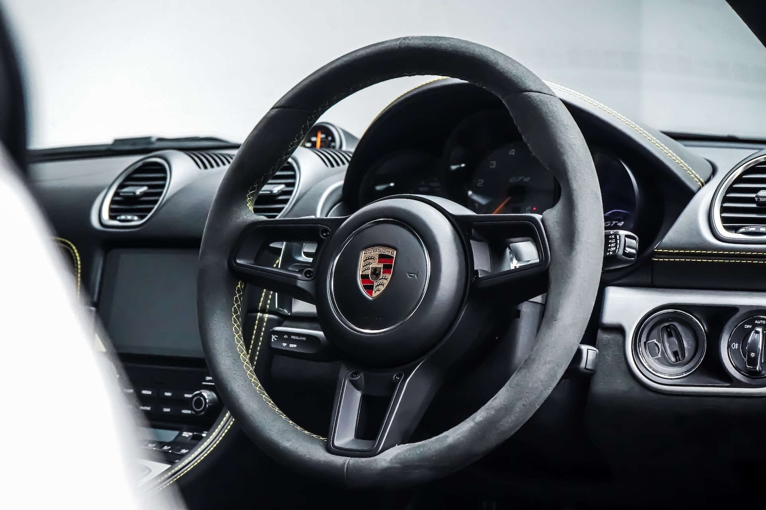 Used Porsche Cayman 2023 for sale - 76830886: Photo 25