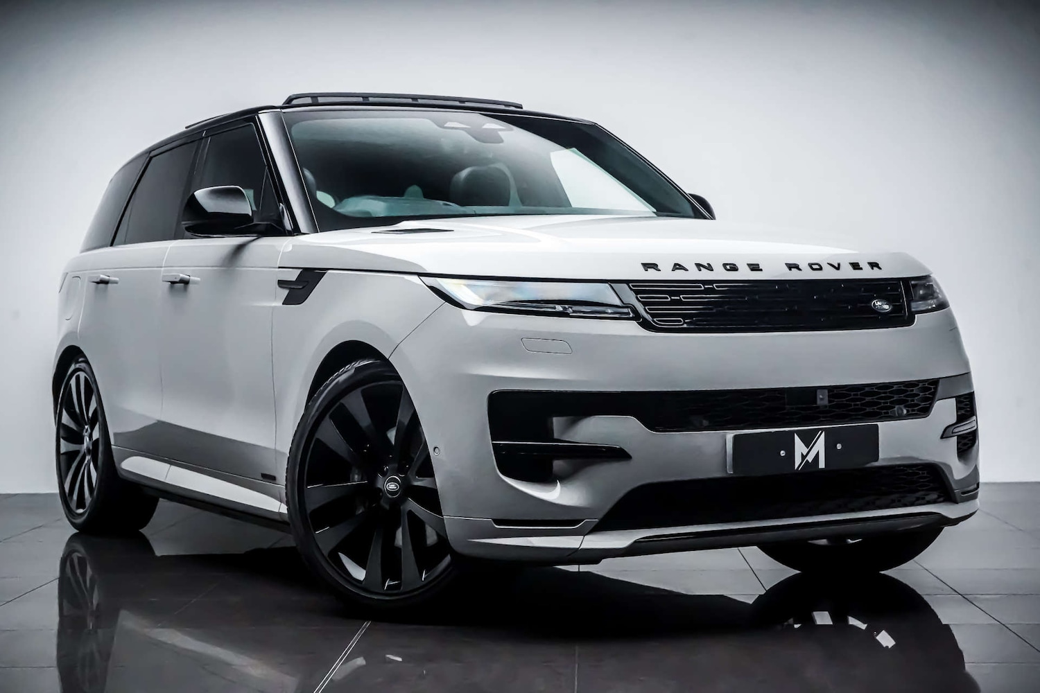 Used Land Rover Range Rover Sport 2024 for sale - 76831065: Photo 1