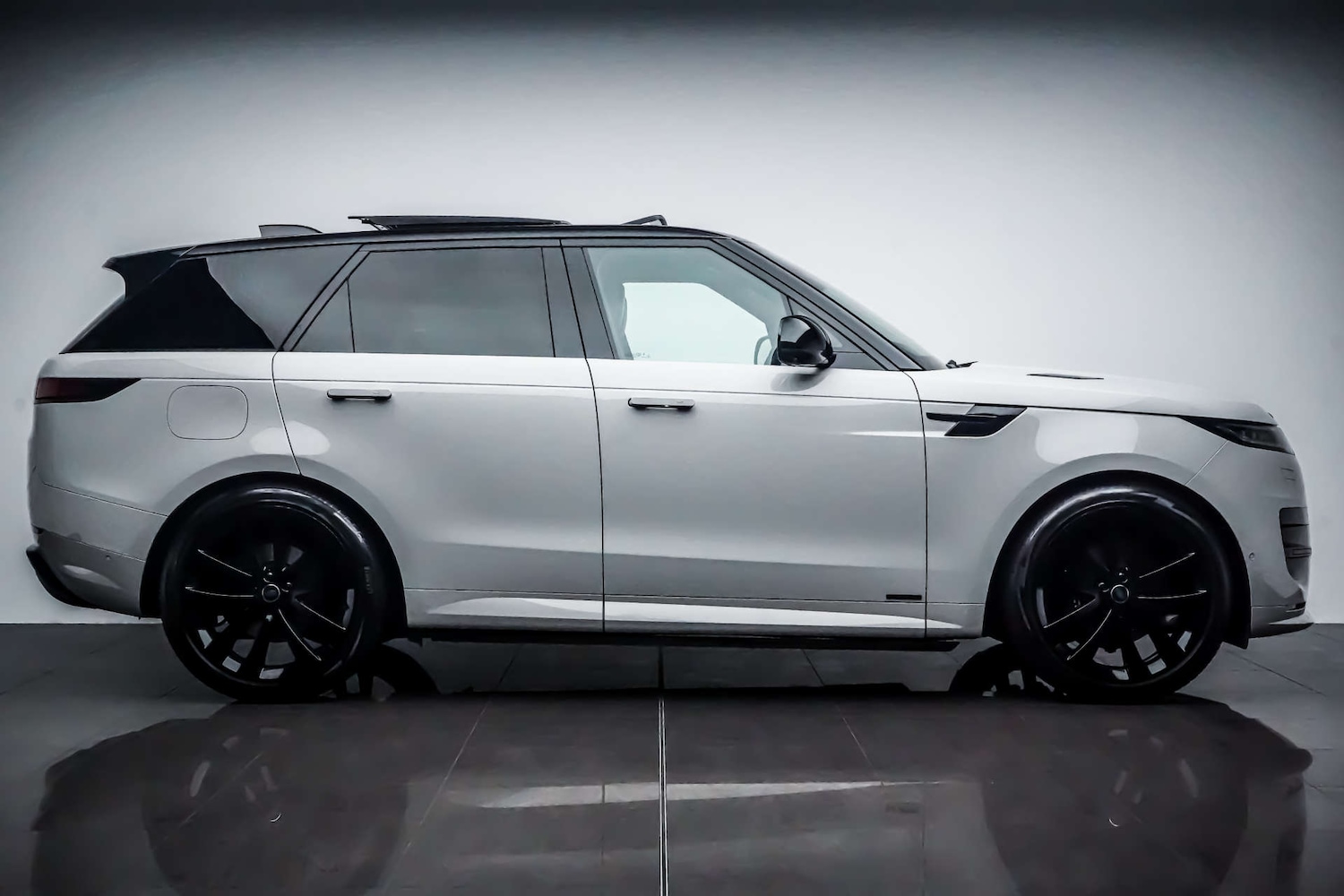 Used Land Rover Range Rover Sport 2024 for sale - 76831065: Photo 11