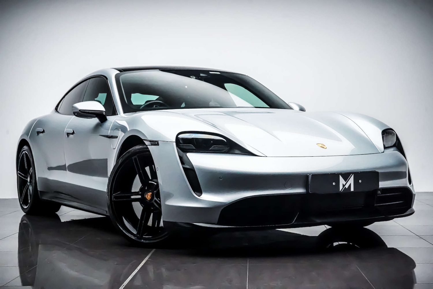 Used Porsche Taycan 2020 for sale - 76830926: Photo 1