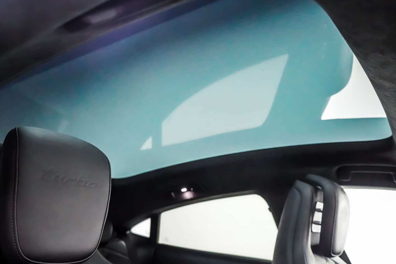 Used Porsche Taycan 2020 for sale - 76830926: Photo 3