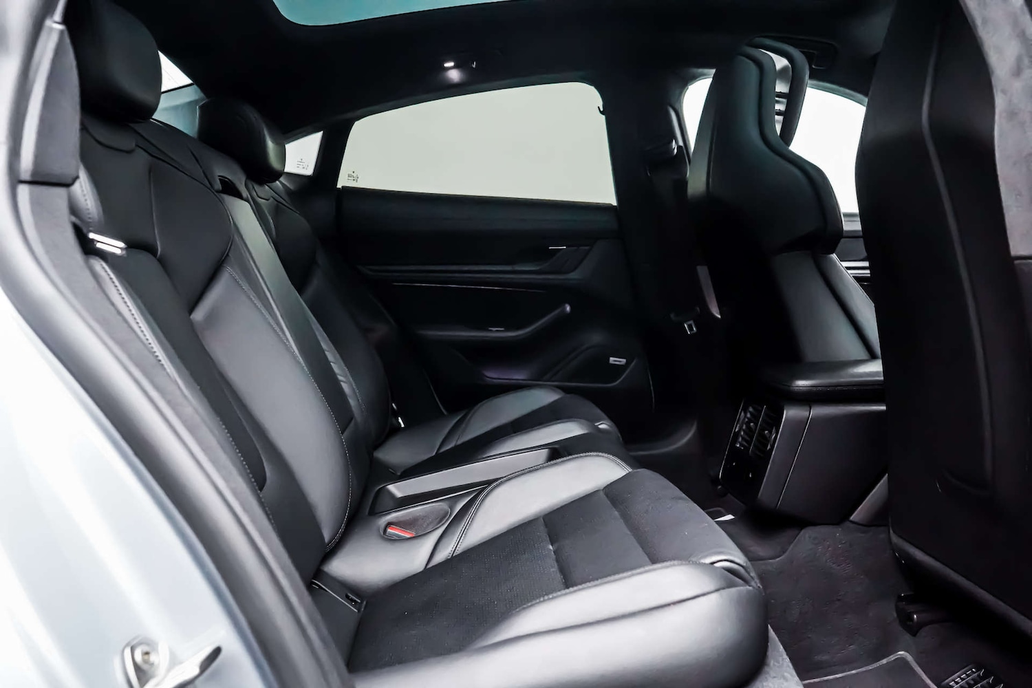 Used Porsche Taycan 2020 for sale - 76830926: Photo 7