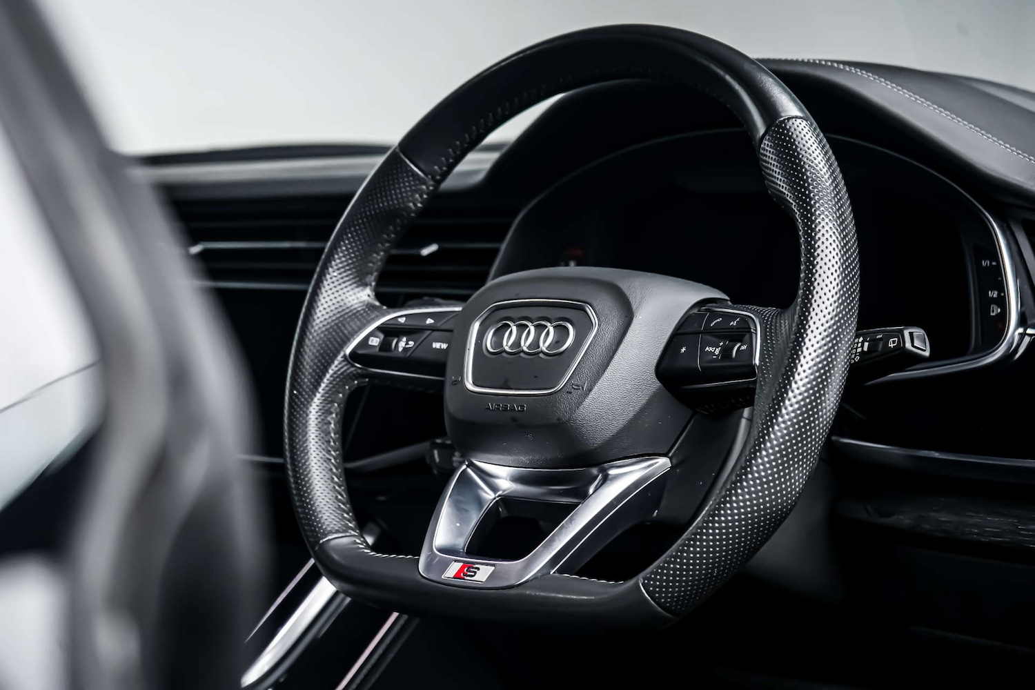 Used Audi Q8 2018 for sale - 77449550: Photo 20