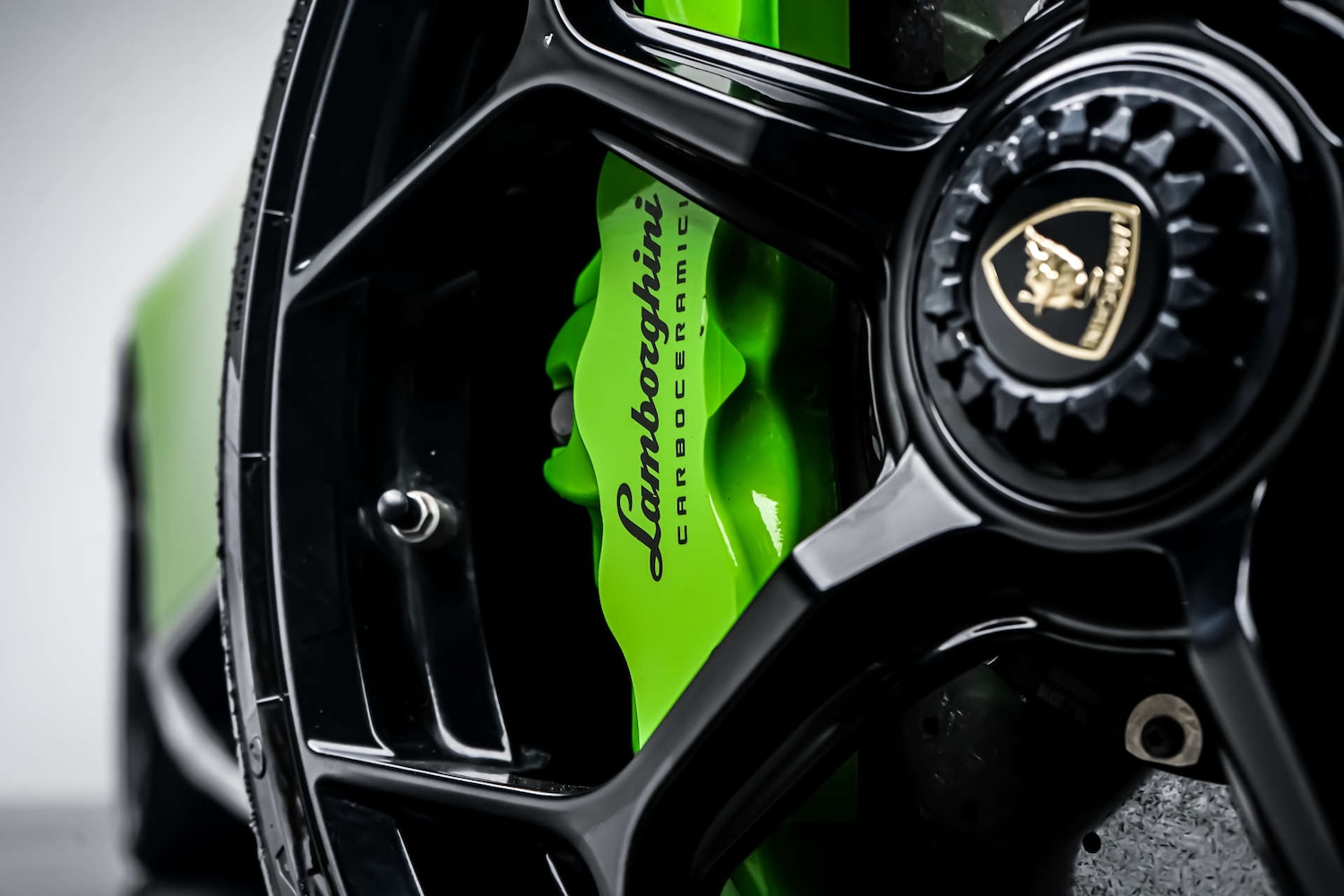 Used Lamborghini Huracan 2018 for sale - 78154332: Photo 12