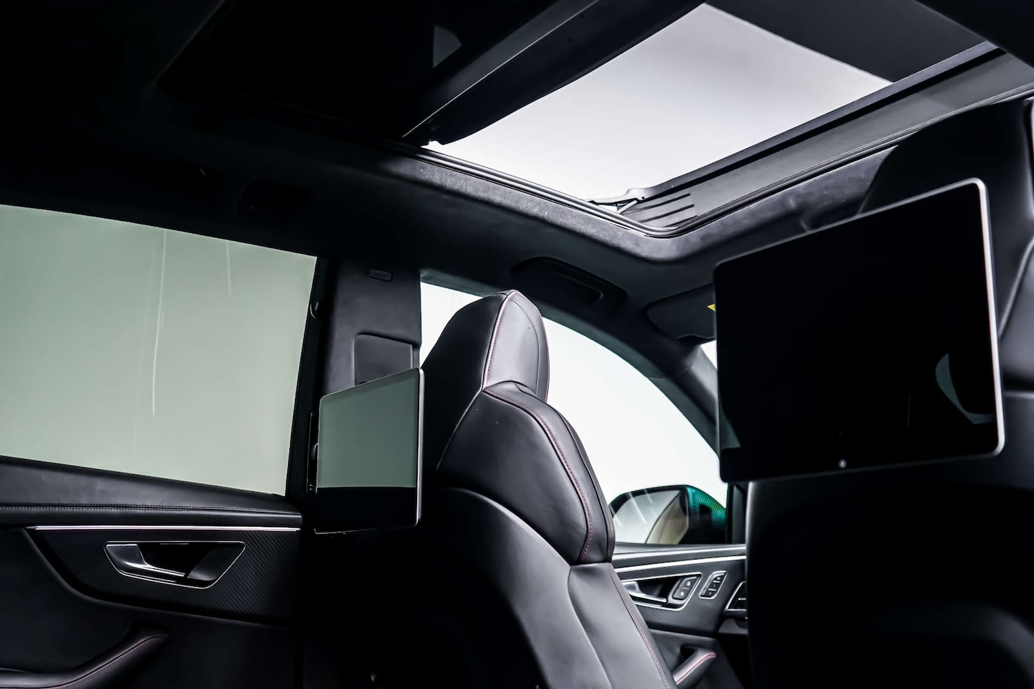 Used Audi Q8 2023 for sale - 77426975: Photo 3