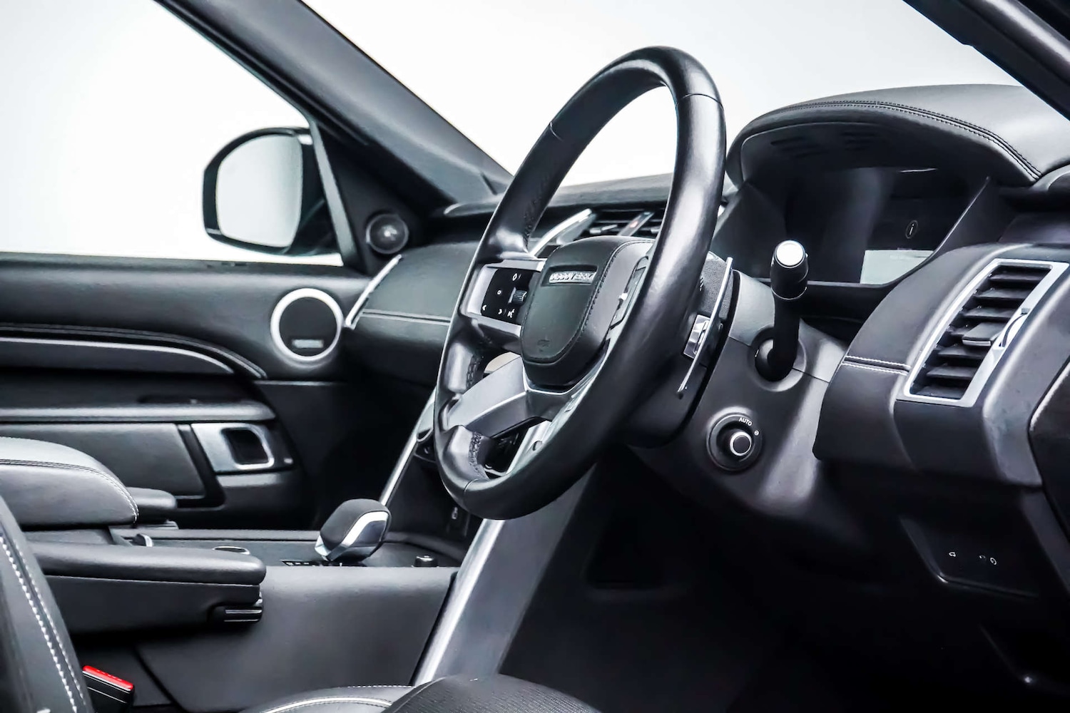 Used Land Rover Discovery 2023 for sale - 77426871: Photo 10