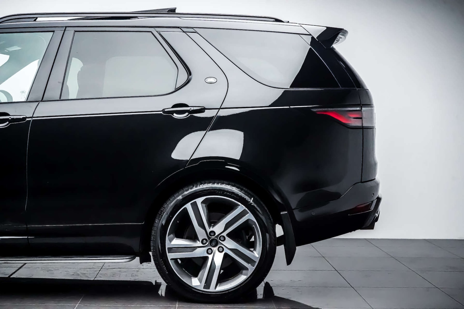 Used Land Rover Discovery 2023 for sale - 77426871: Photo 16