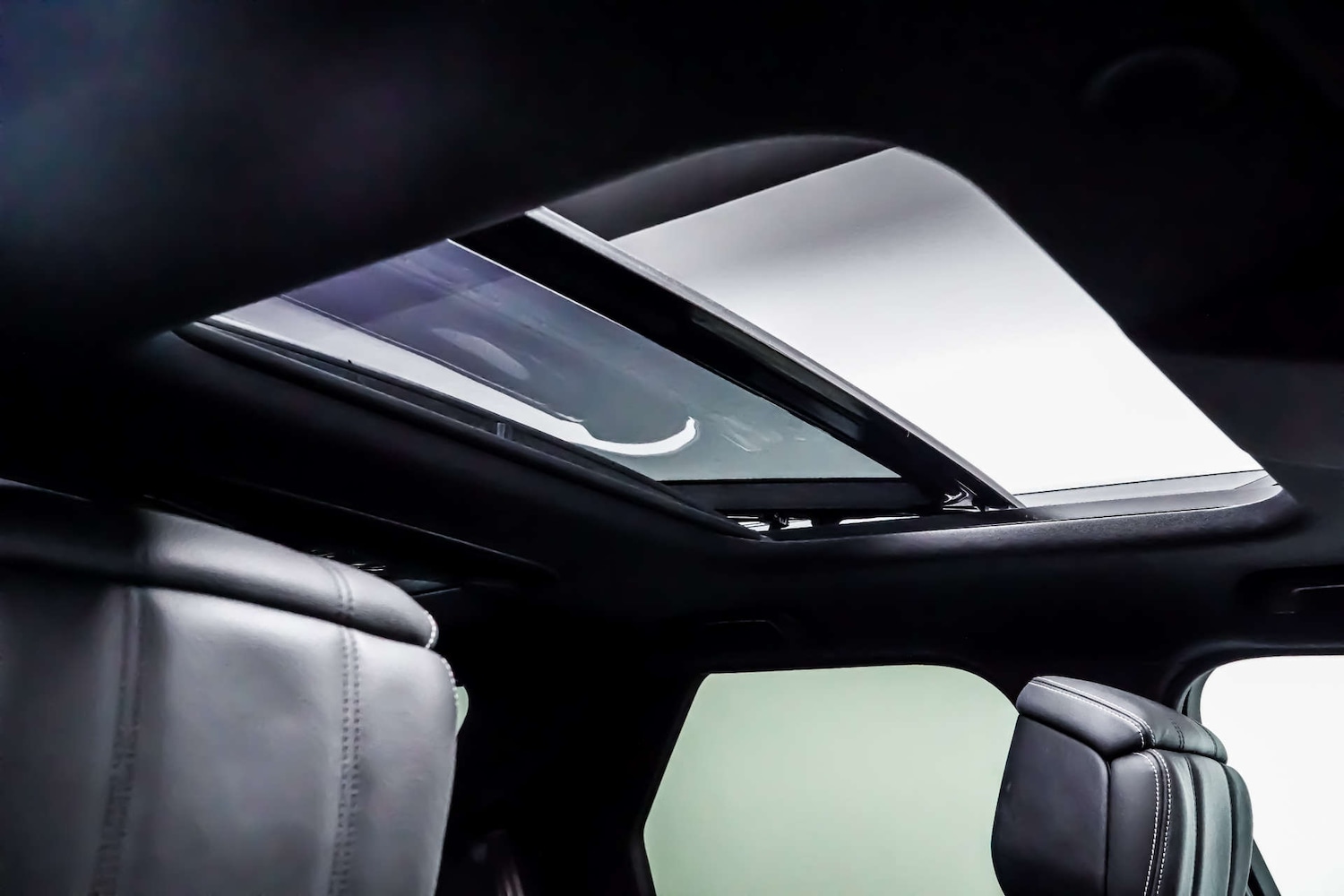 Used Land Rover Discovery 2023 for sale - 77426871: Photo 3