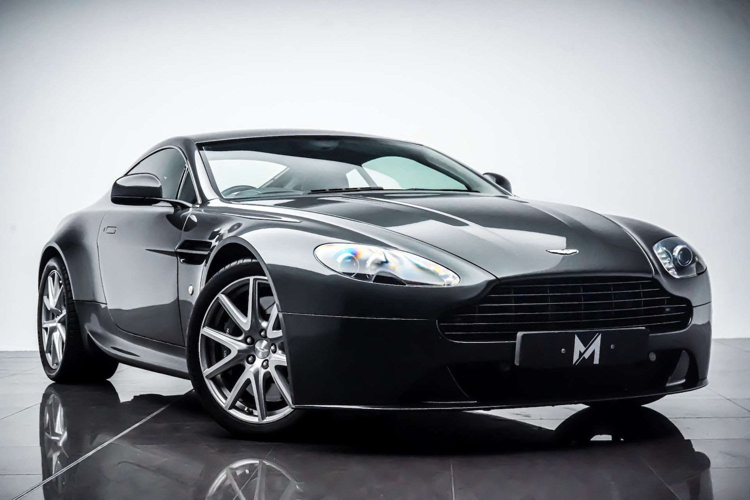 Used Aston Martin Vantage 2012 for sale - 76831004: Photo 1