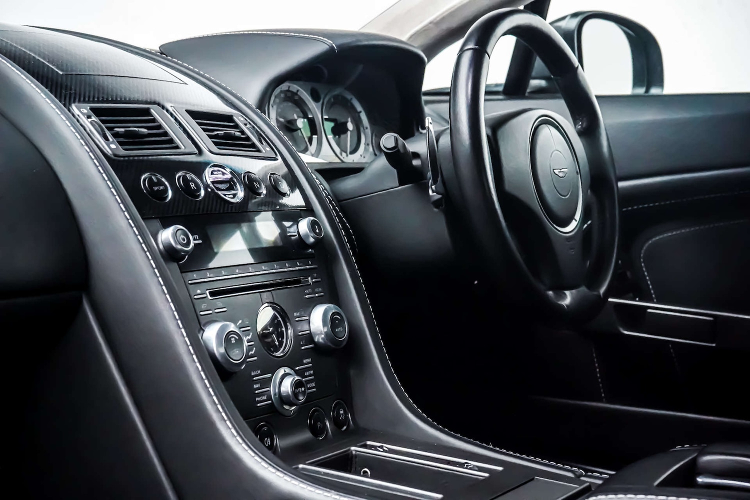 Used Aston Martin Vantage 2012 for sale - 76831004: Photo 20