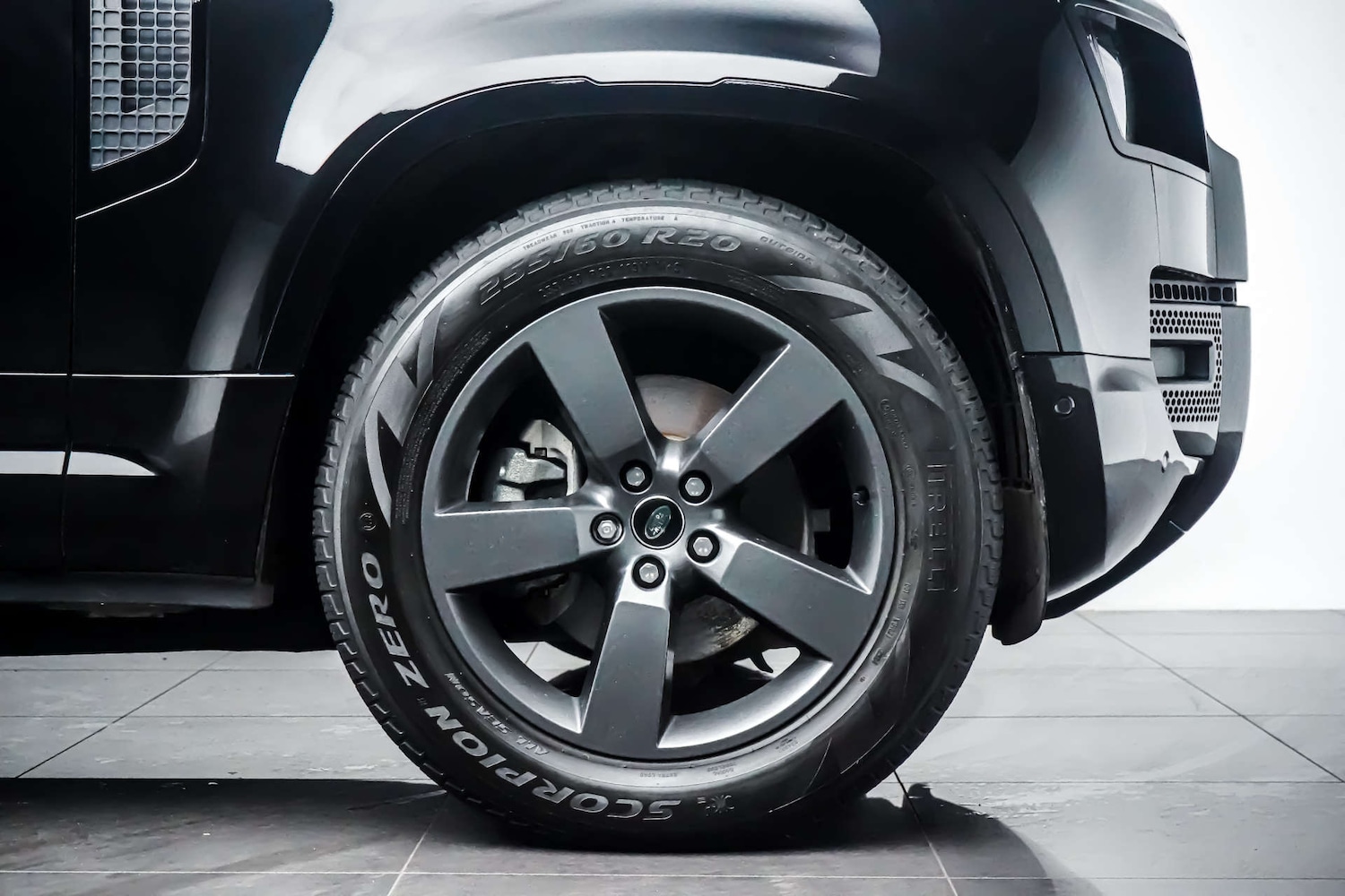 Used Land Rover Defender 2024 for sale - 76836479: Photo 11