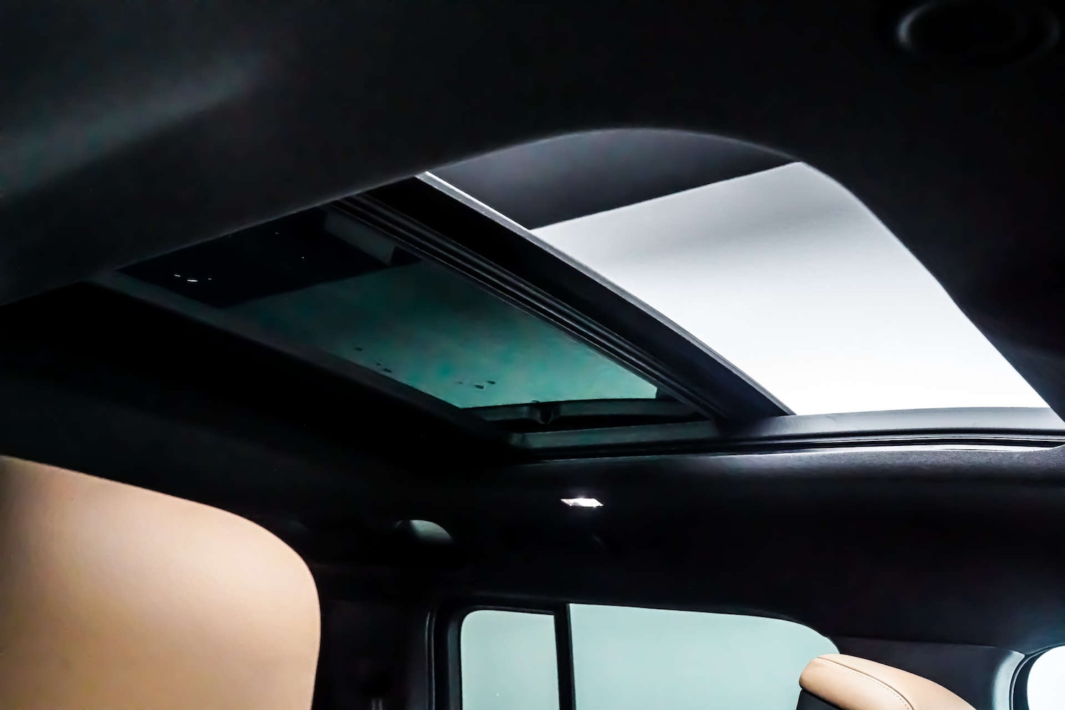 Used Land Rover Defender 2024 for sale - 76836479: Photo 3