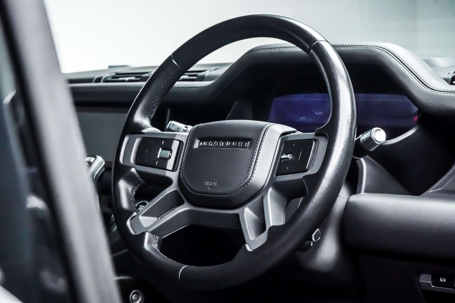 Used Land Rover Defender 2020 for sale - 76830912: Photo 18