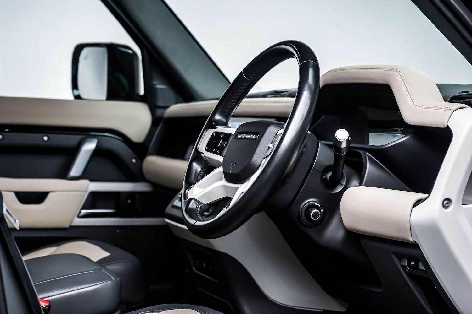 Used Land Rover Defender 2021 for sale - 77426901: Photo 10