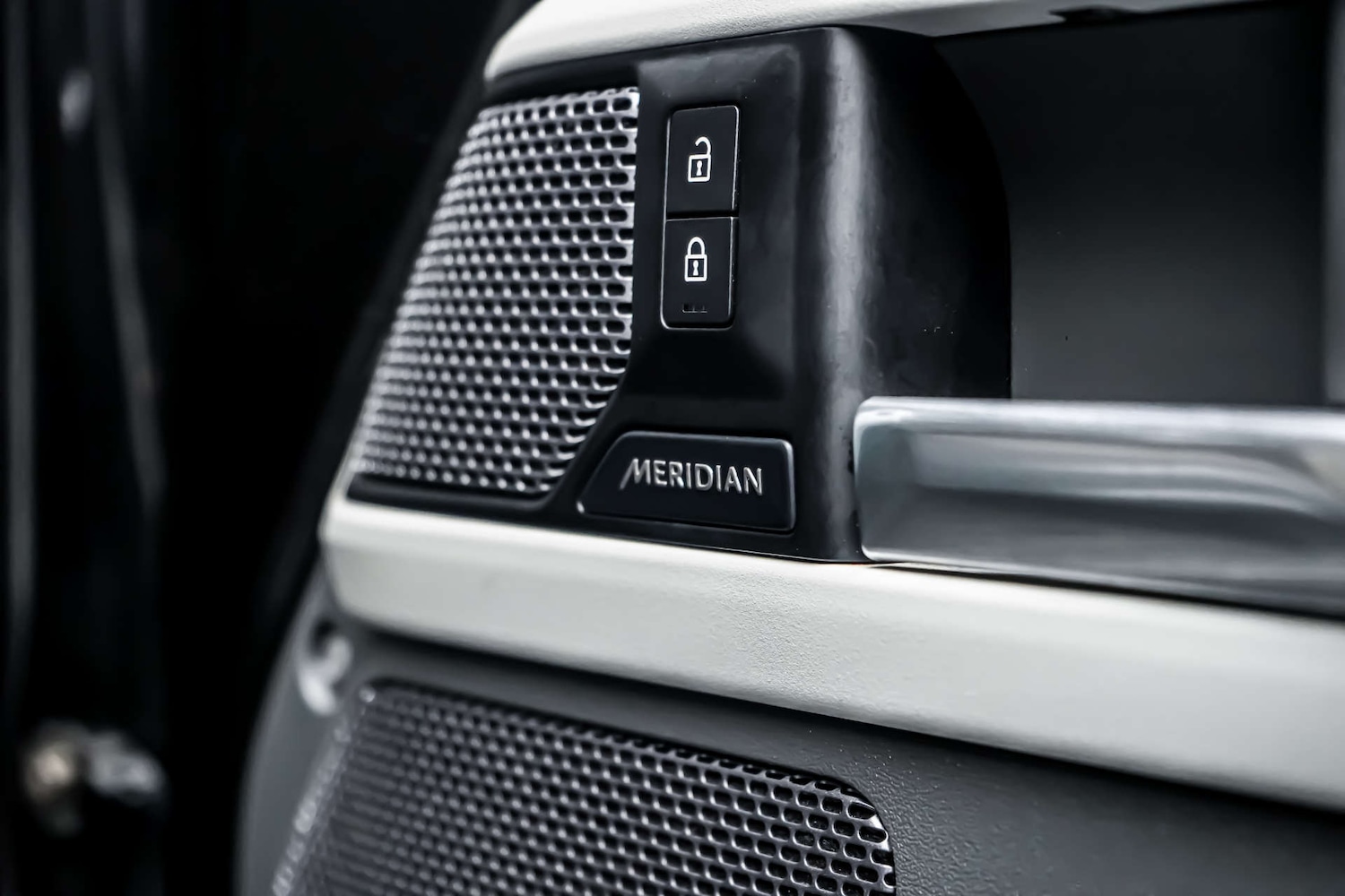 Used Land Rover Defender 2021 for sale - 77426901: Photo 17