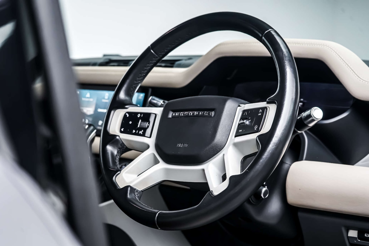 Used Land Rover Defender 2021 for sale - 77426901: Photo 18